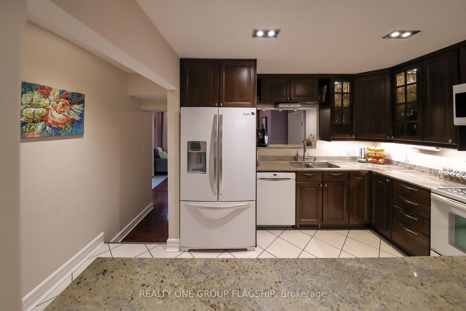 Photo 8 of 1098 Kipling Avenue, Etobicoke, Islington-City Centre West — HOMEH