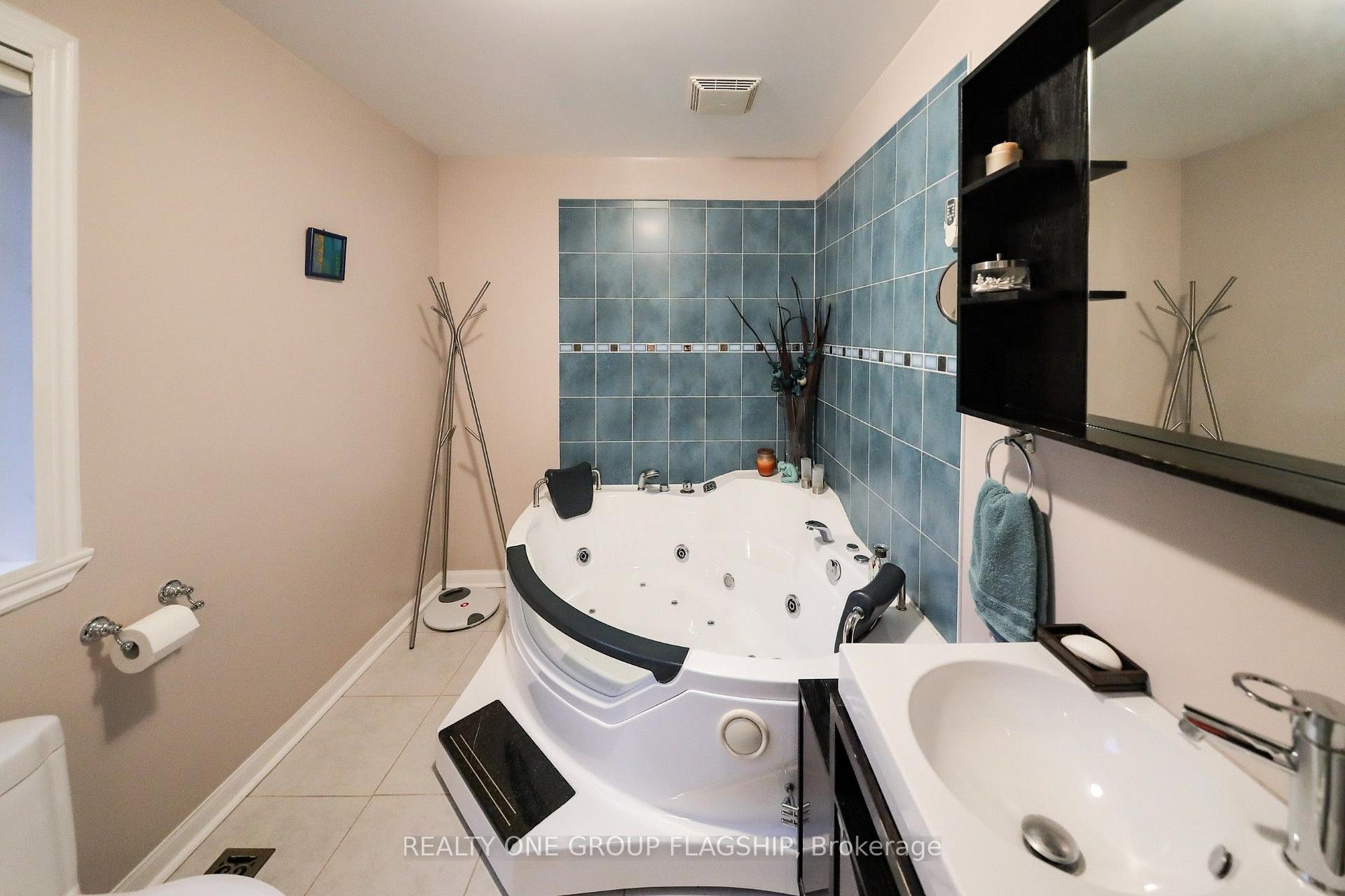 Photo 31 of 1098 Kipling Avenue, Etobicoke, Islington-City Centre West — HOMEH