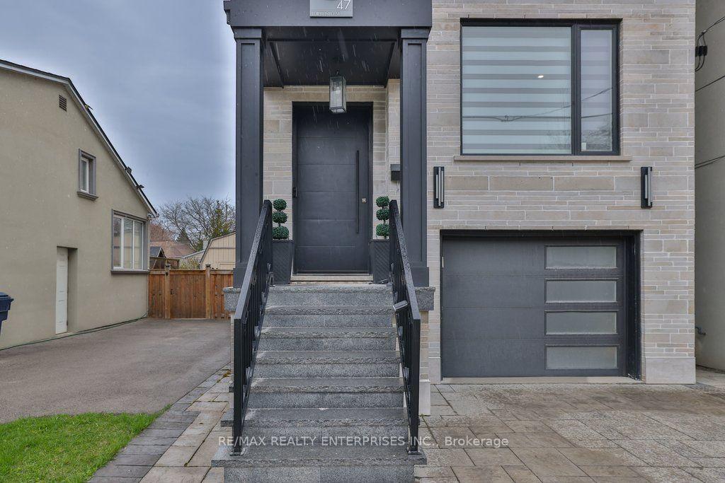Photo 3 of 47 Thirteenth Street, Etobicoke, New Toronto — HOMEH