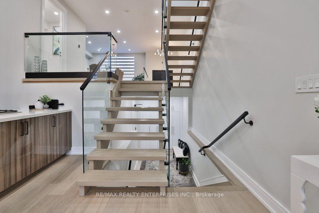 Photo 19 of 47 Thirteenth Street, Etobicoke, New Toronto — HOMEH