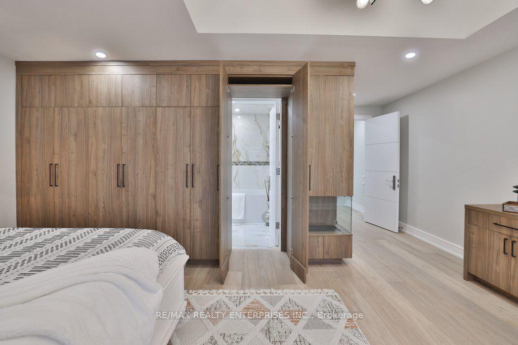 Photo 23 of 47 Thirteenth Street, Etobicoke, New Toronto — HOMEH