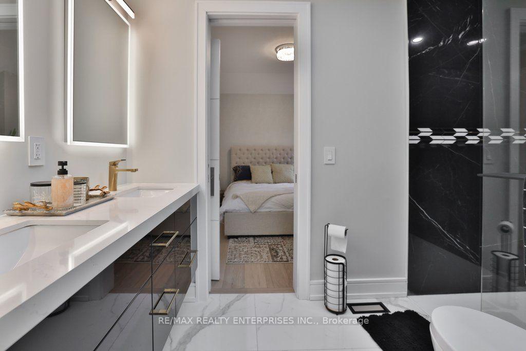 Photo 32 of 47 Thirteenth Street, Etobicoke, New Toronto — HOMEH