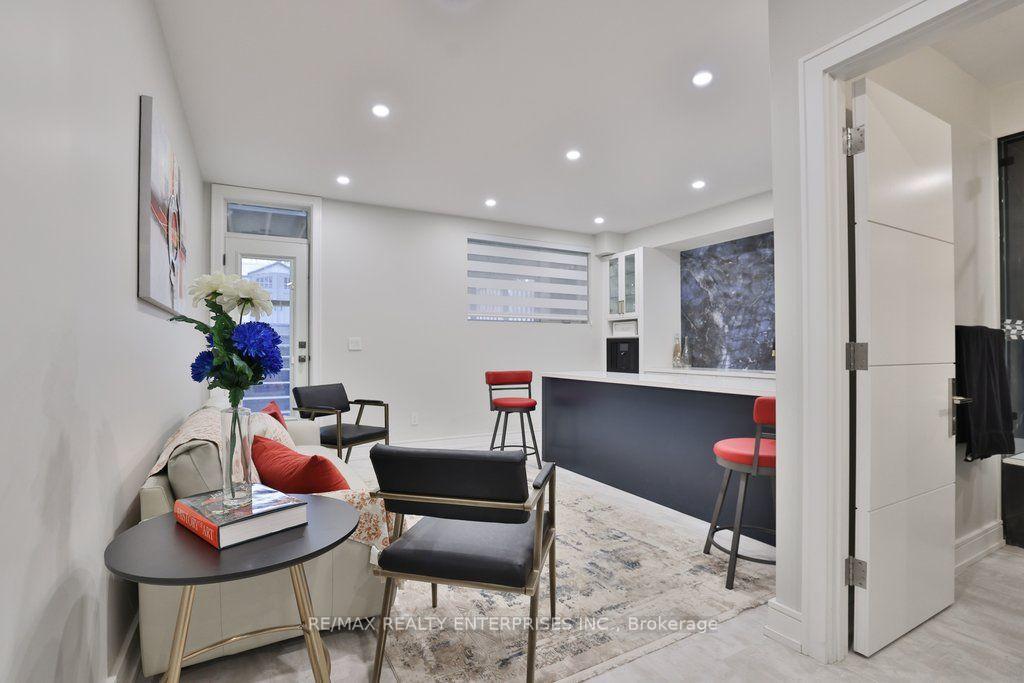Photo 37 of 47 Thirteenth Street, Etobicoke, New Toronto — HOMEH