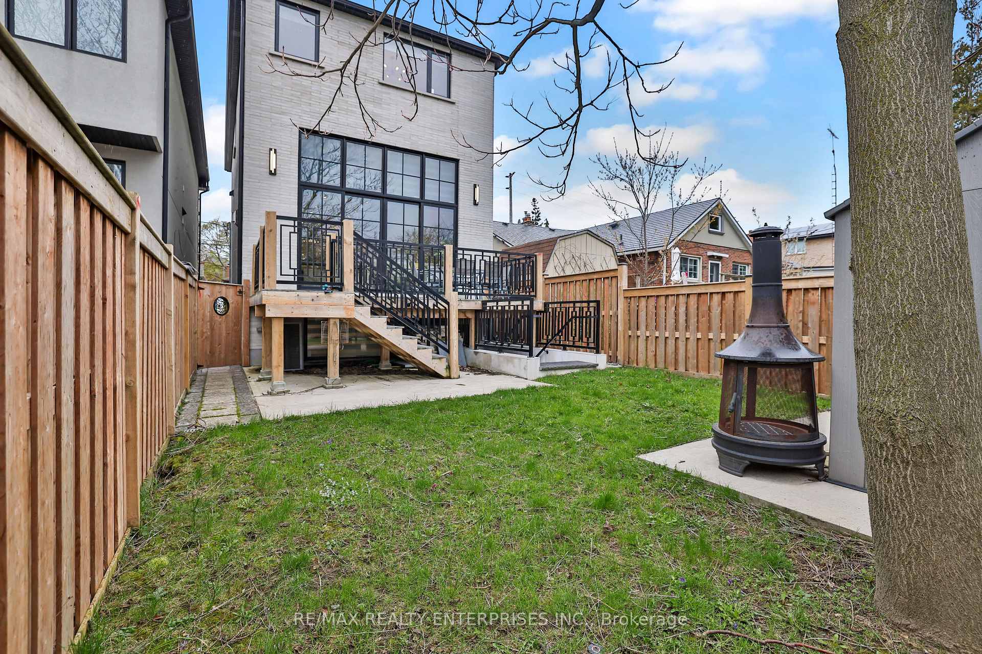 Photo 40 of 47 Thirteenth Street, Etobicoke, New Toronto — HOMEH