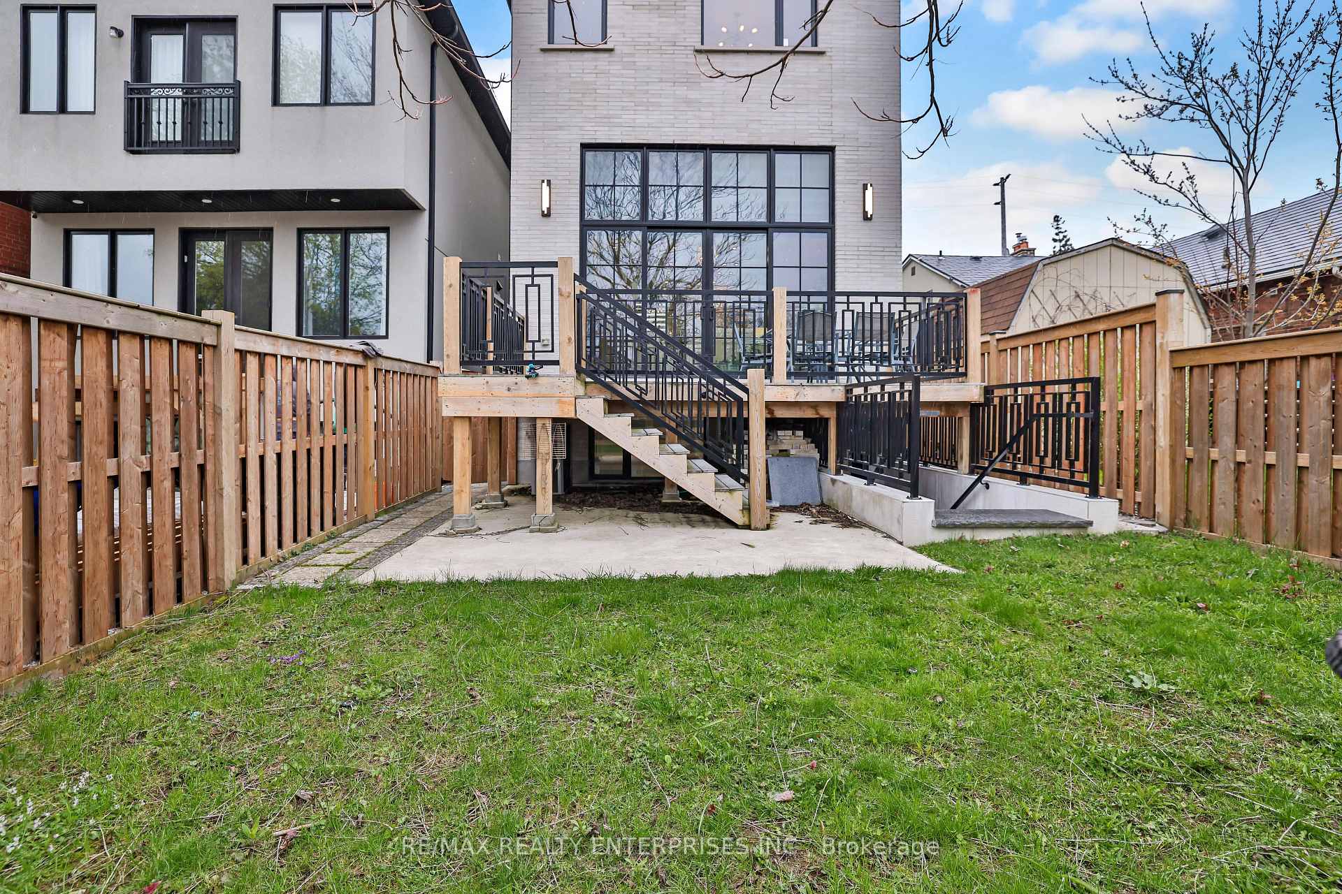 Photo 41 of 47 Thirteenth Street, Etobicoke, New Toronto — HOMEH