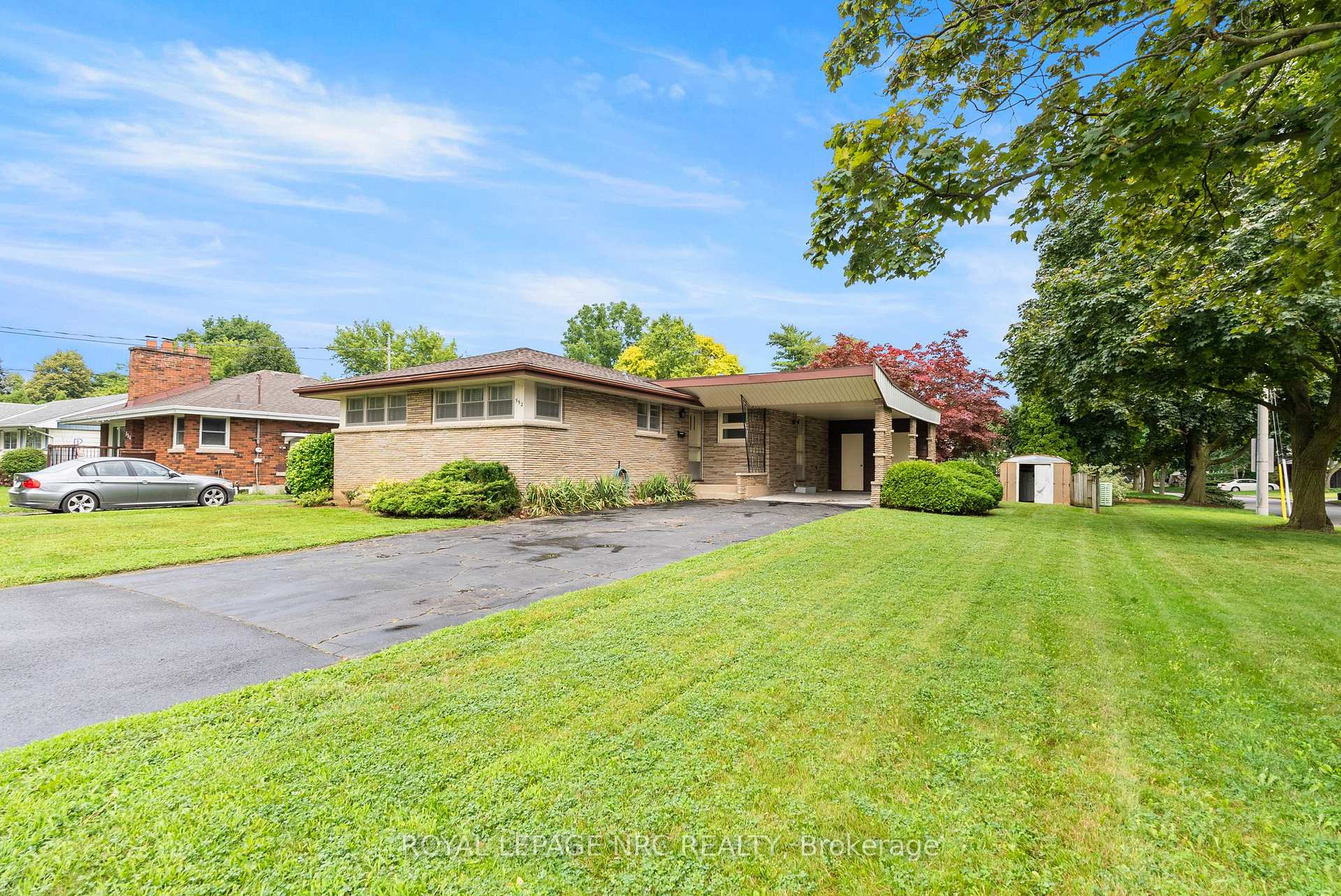 Photo 3 of 552 Bunting Road, St. Catharines, Bunting/Linwell — HOMEH