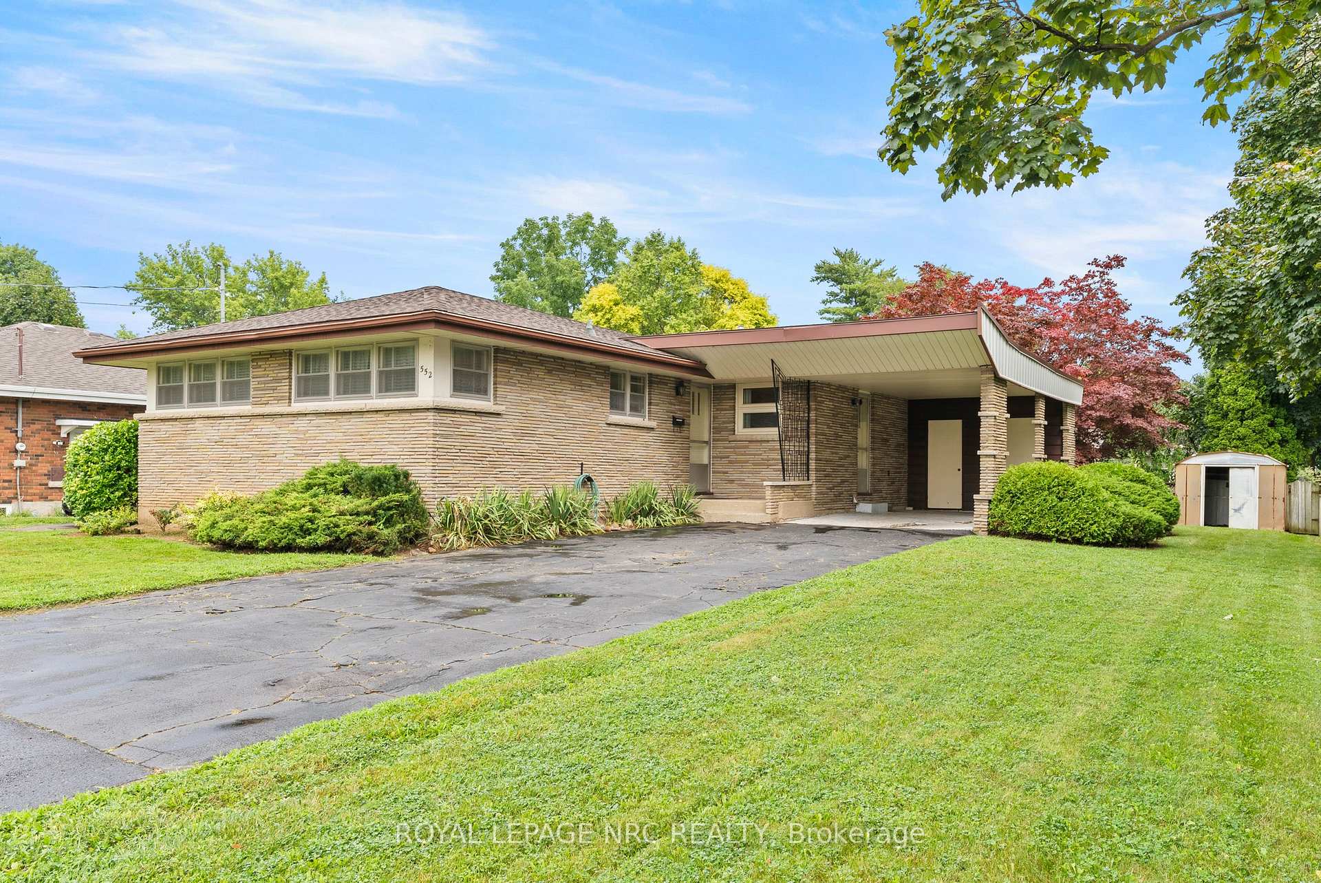 Photo 4 of 552 Bunting Road, St. Catharines, Bunting/Linwell — HOMEH