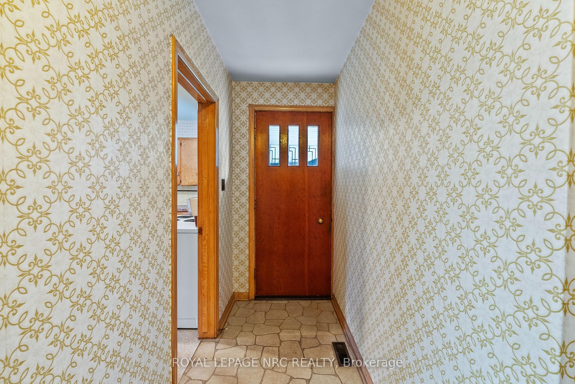 Photo 6 of 552 Bunting Road, St. Catharines, Bunting/Linwell — HOMEH