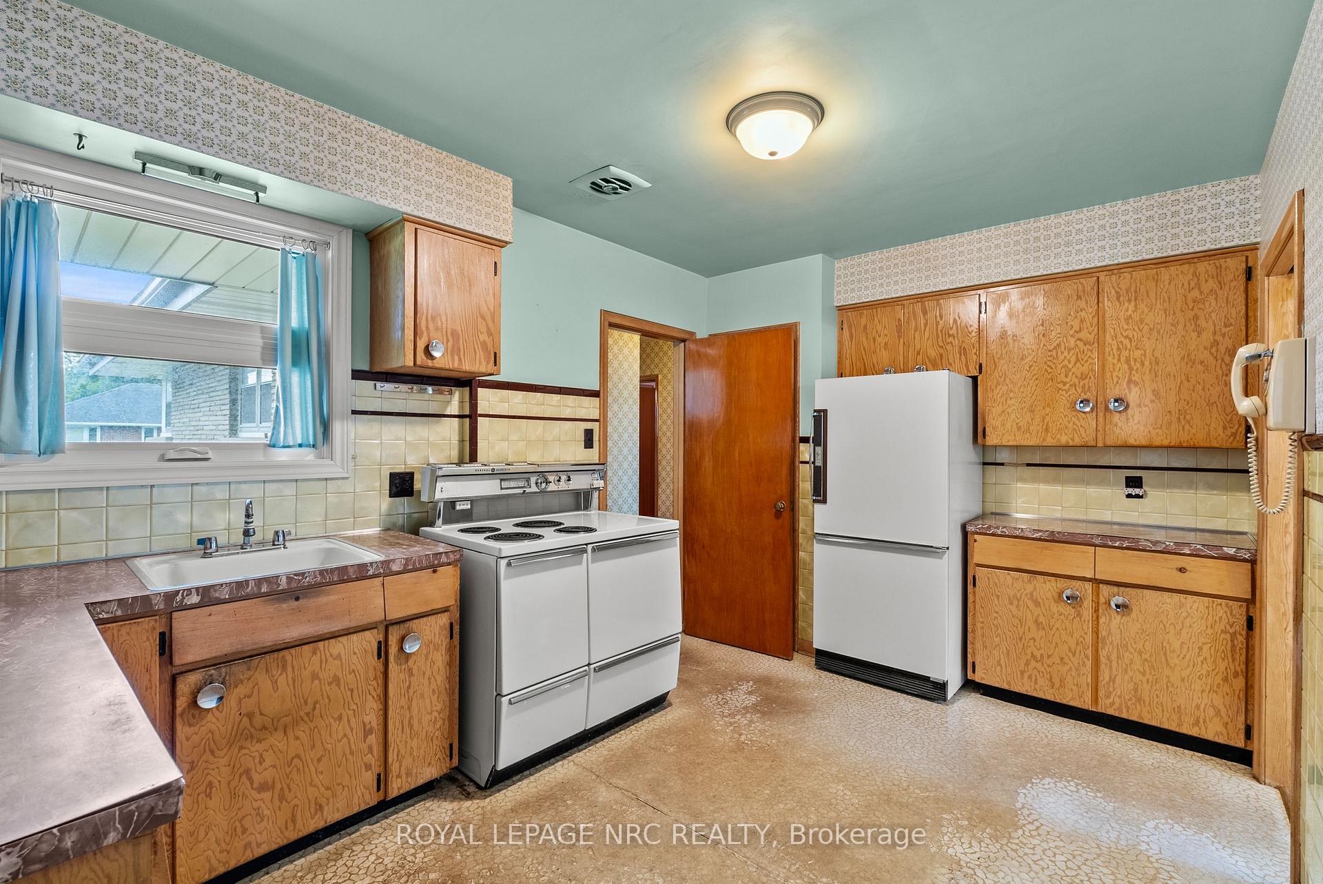 Photo 15 of 552 Bunting Road, St. Catharines, Bunting/Linwell — HOMEH
