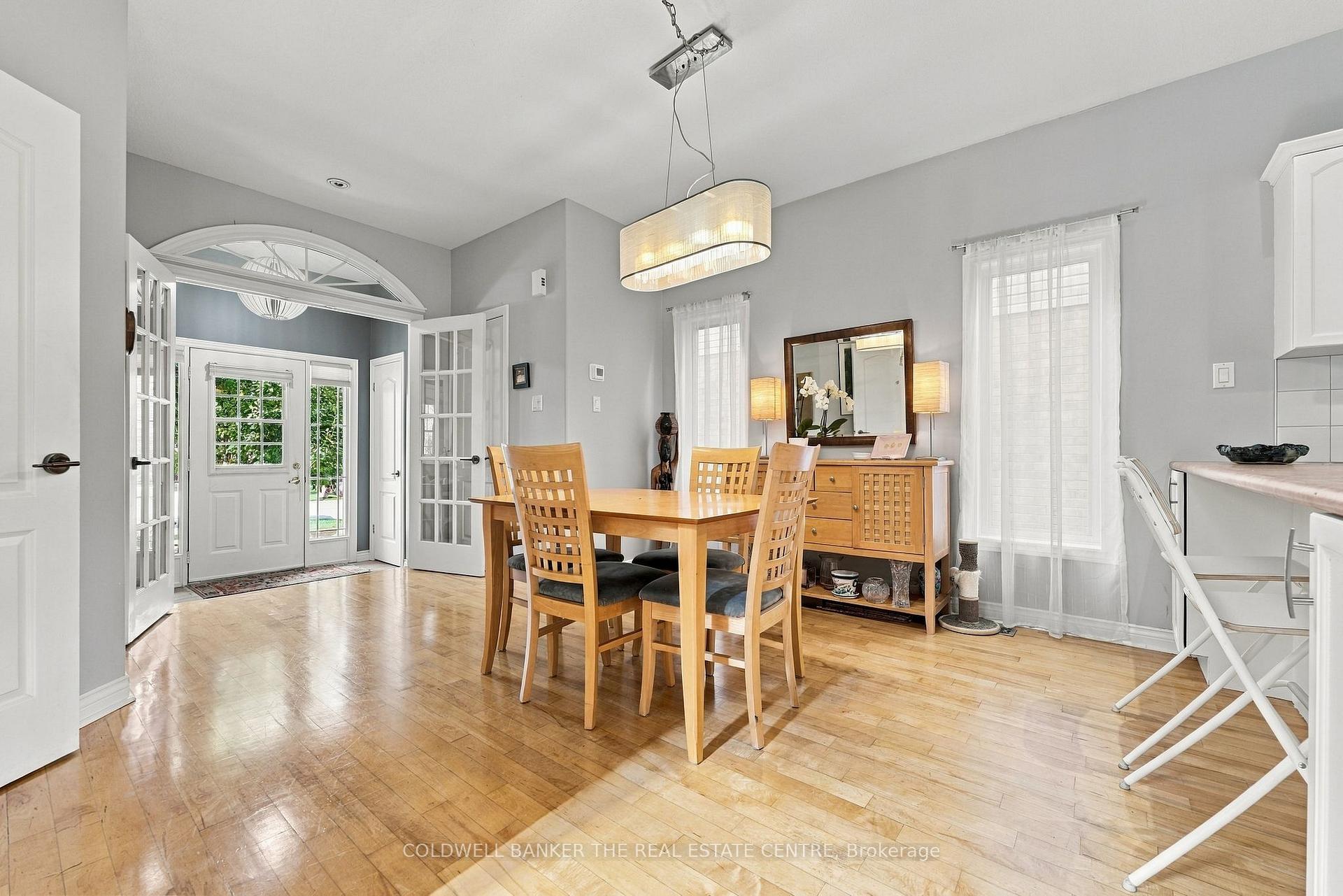 Photo 5 of 37 Stoneham Street, New Tecumseth, Alliston — HOMEH