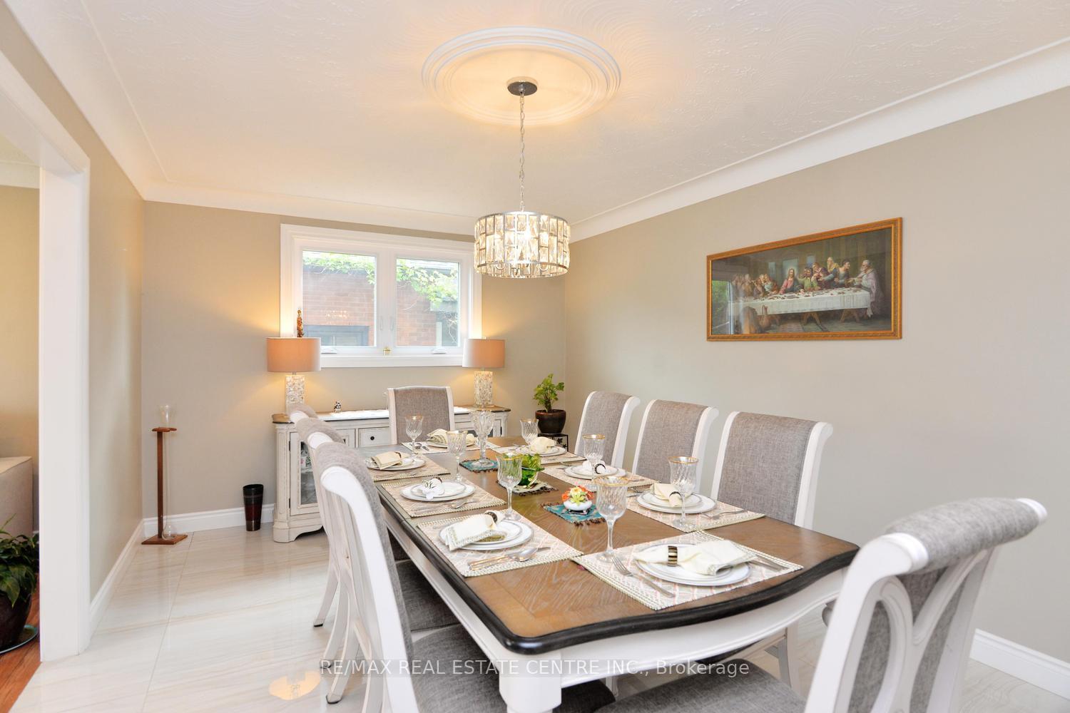 Photo 16 of 43 Regalview Drive, Hamilton, Stoney Creek — HOMEH