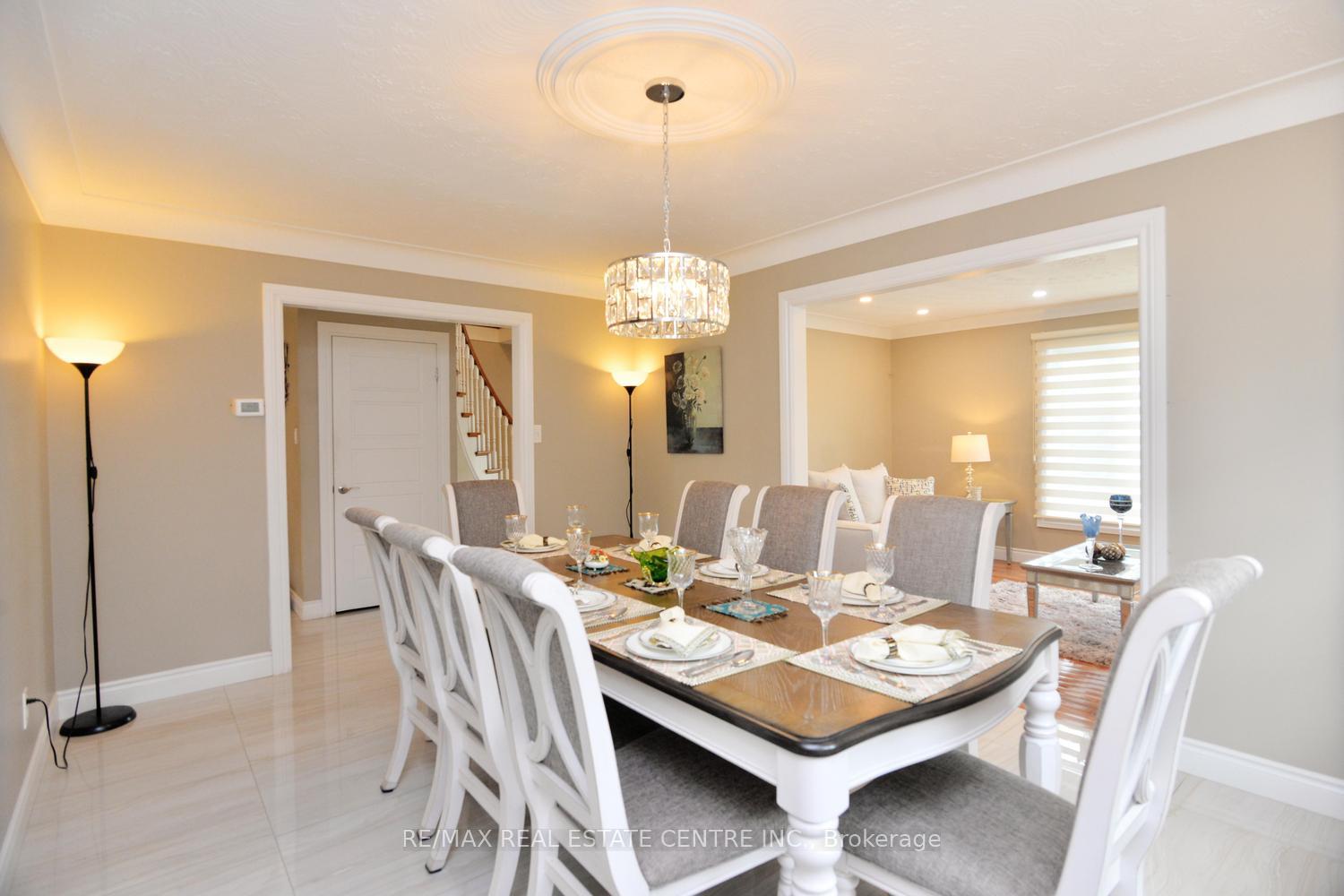 Photo 17 of 43 Regalview Drive, Hamilton, Stoney Creek — HOMEH