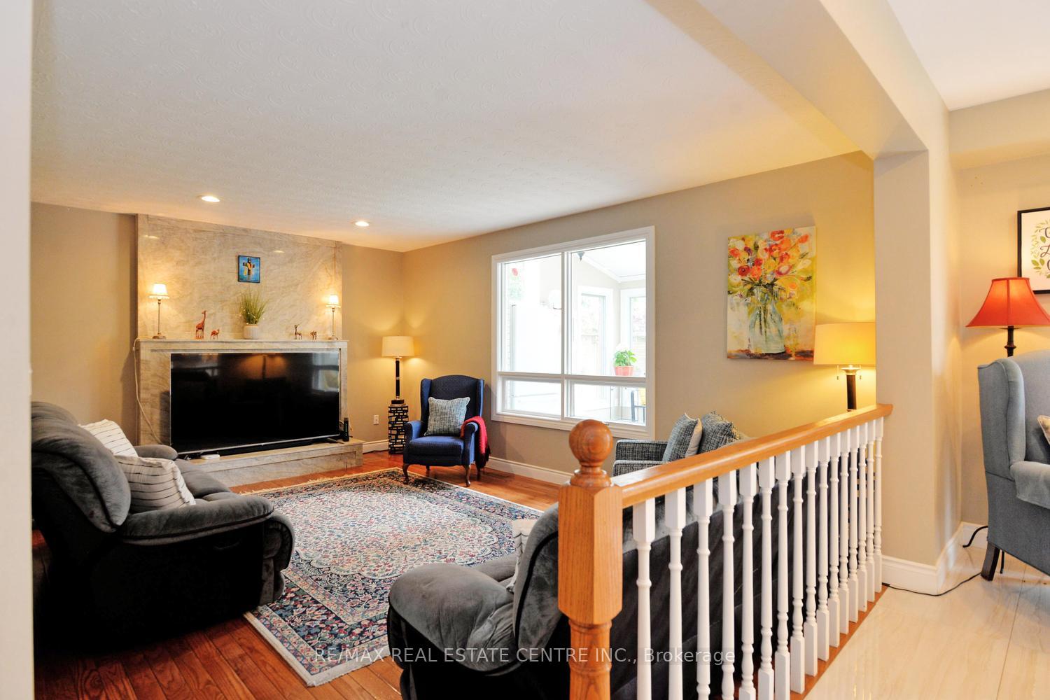 Photo 26 of 43 Regalview Drive, Hamilton, Stoney Creek — HOMEH