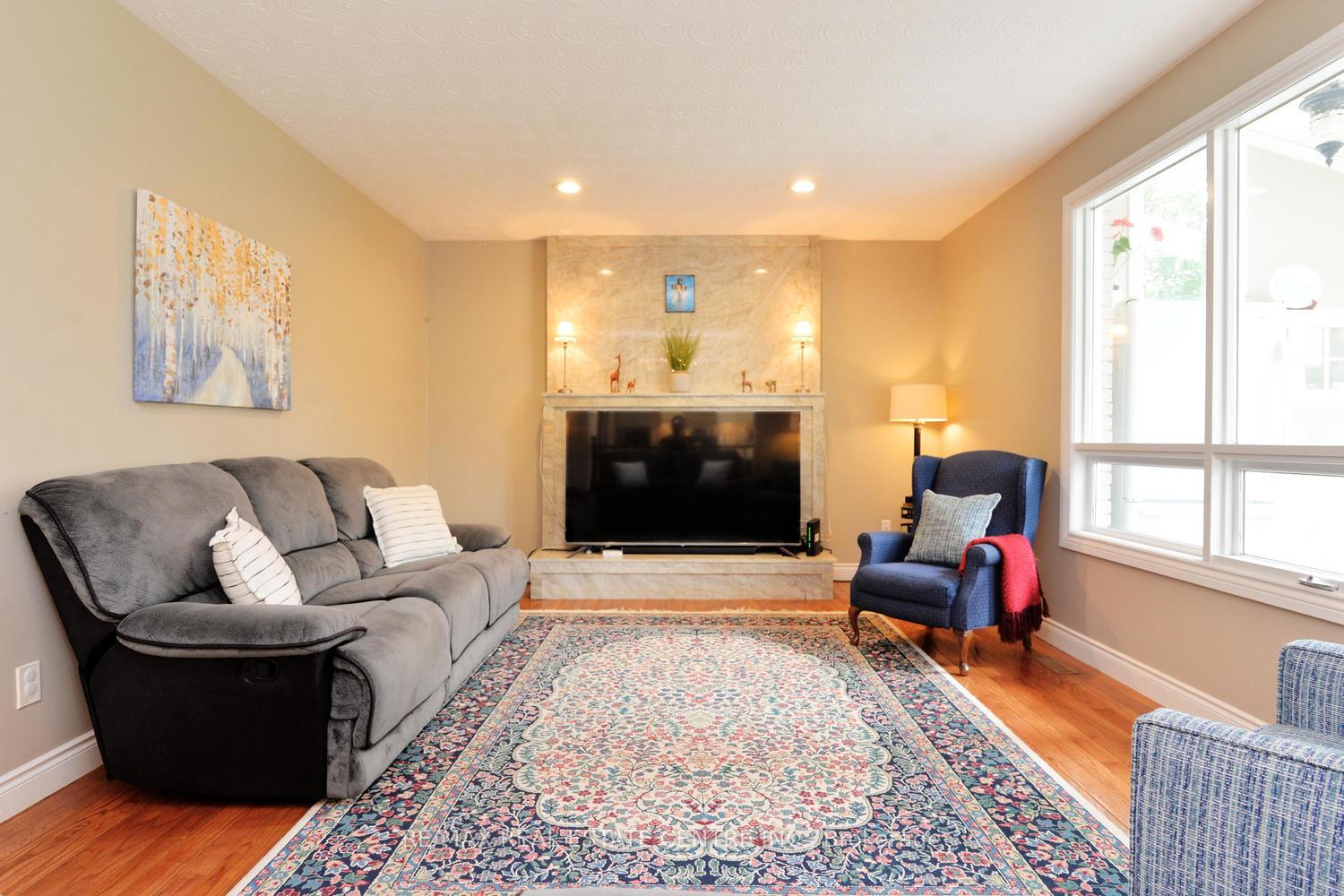 Photo 27 of 43 Regalview Drive, Hamilton, Stoney Creek — HOMEH