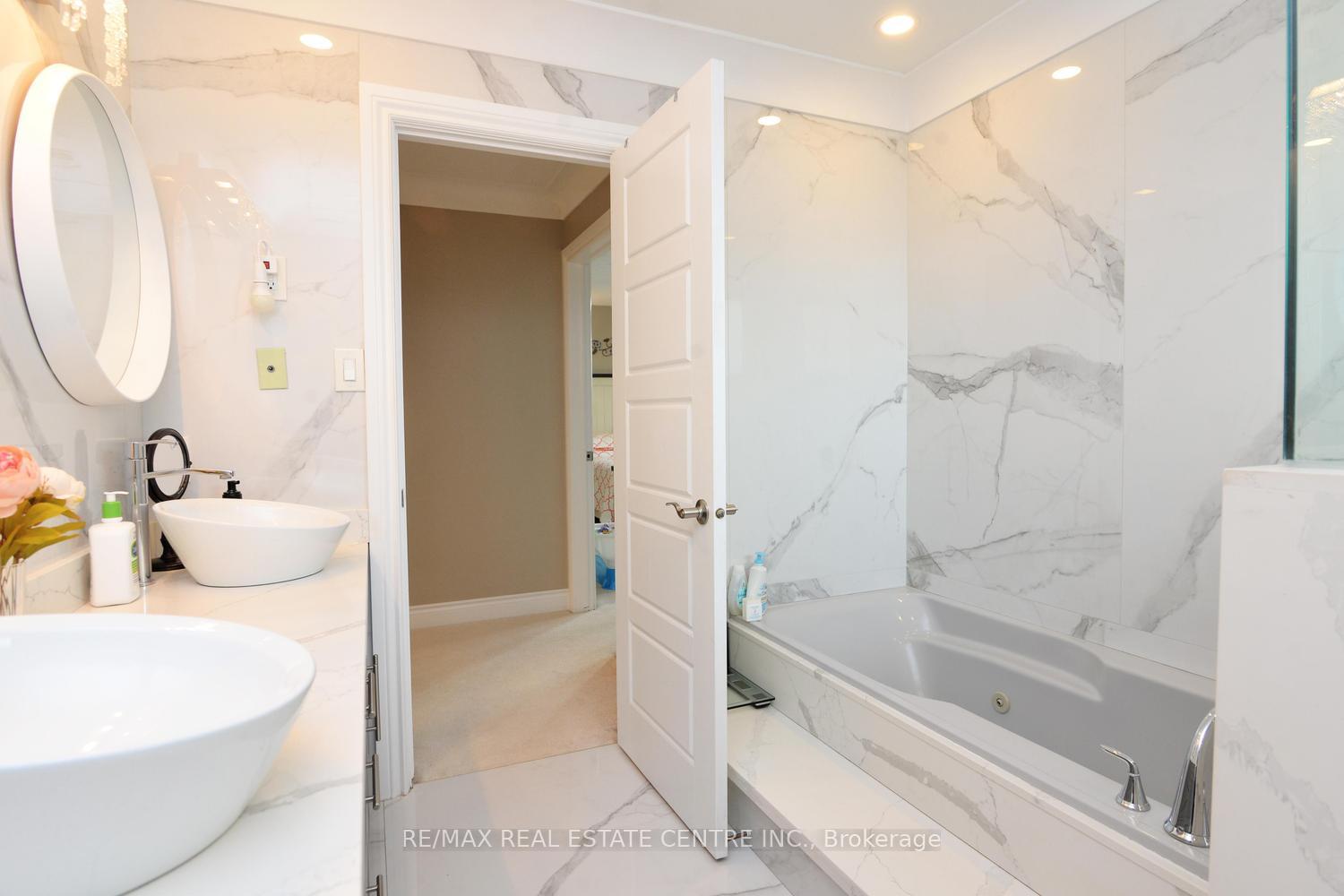 Photo 33 of 43 Regalview Drive, Hamilton, Stoney Creek — HOMEH