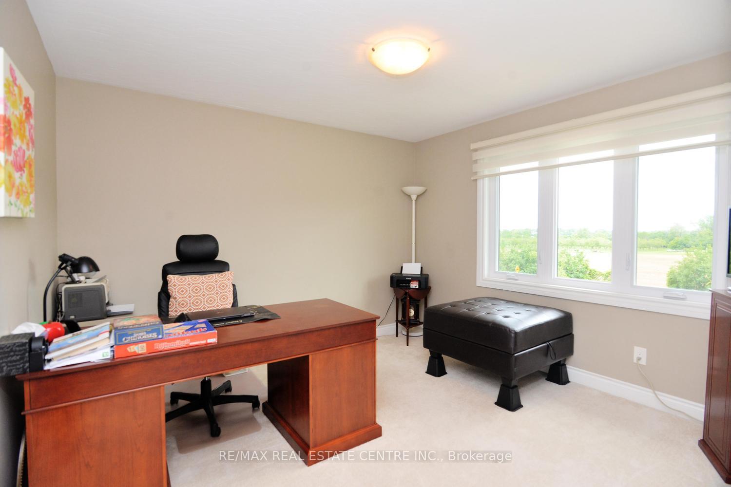 Photo 35 of 43 Regalview Drive, Hamilton, Stoney Creek — HOMEH