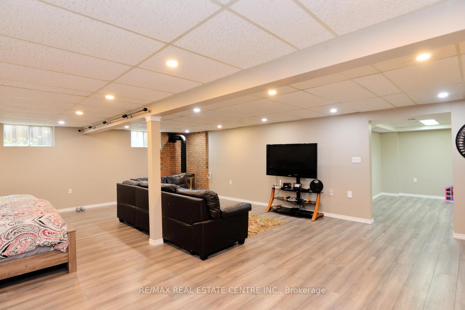 Photo 37 of 43 Regalview Drive, Hamilton, Stoney Creek — HOMEH