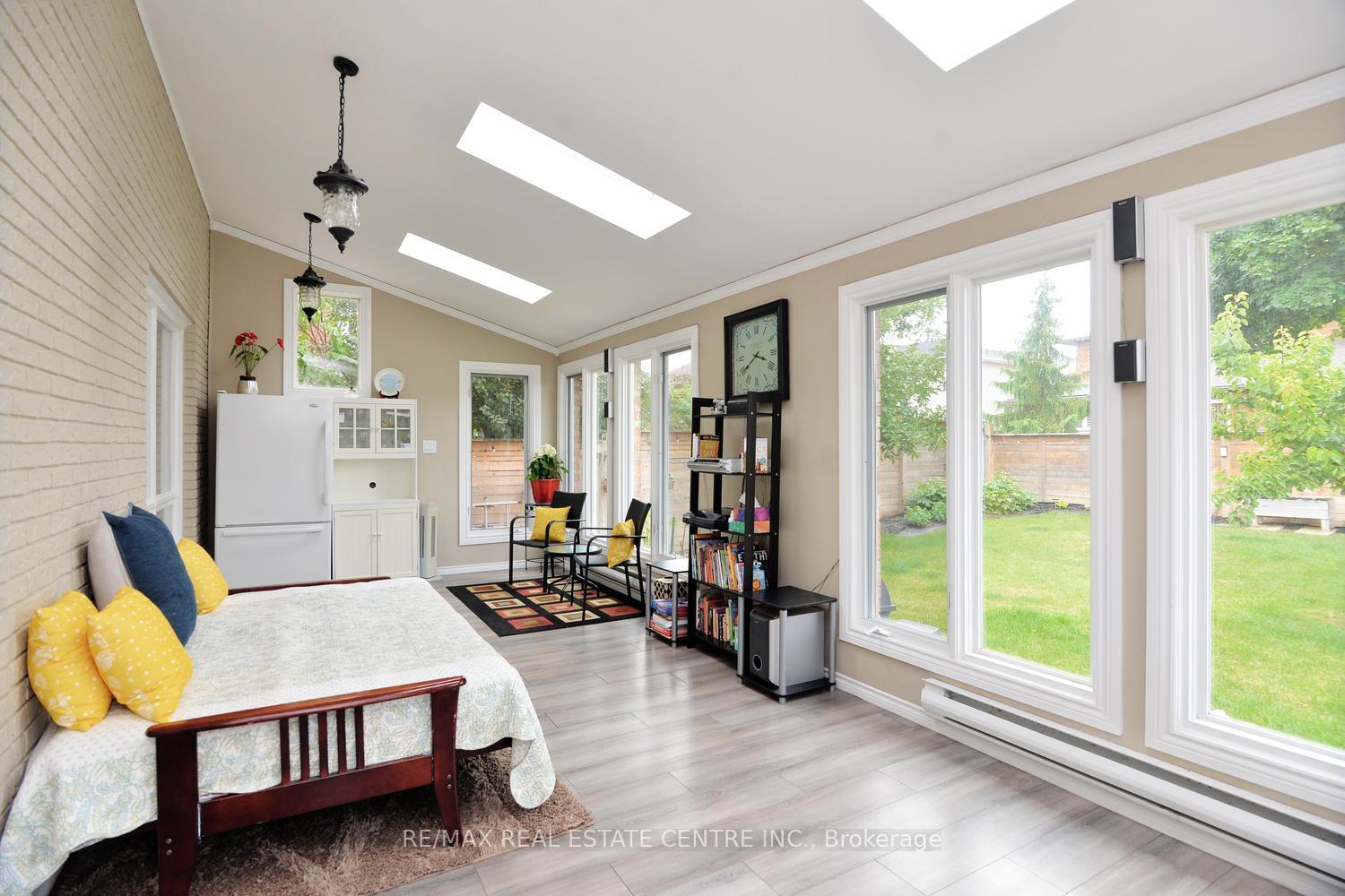 Photo 41 of 43 Regalview Drive, Hamilton, Stoney Creek — HOMEH