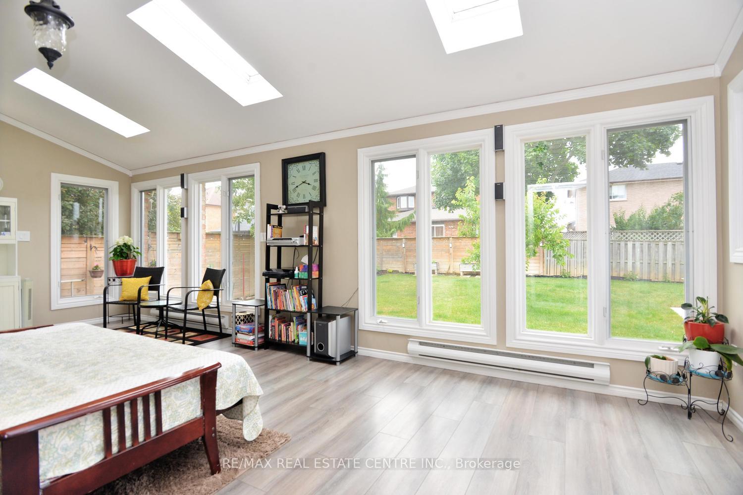 Photo 43 of 43 Regalview Drive, Hamilton, Stoney Creek — HOMEH