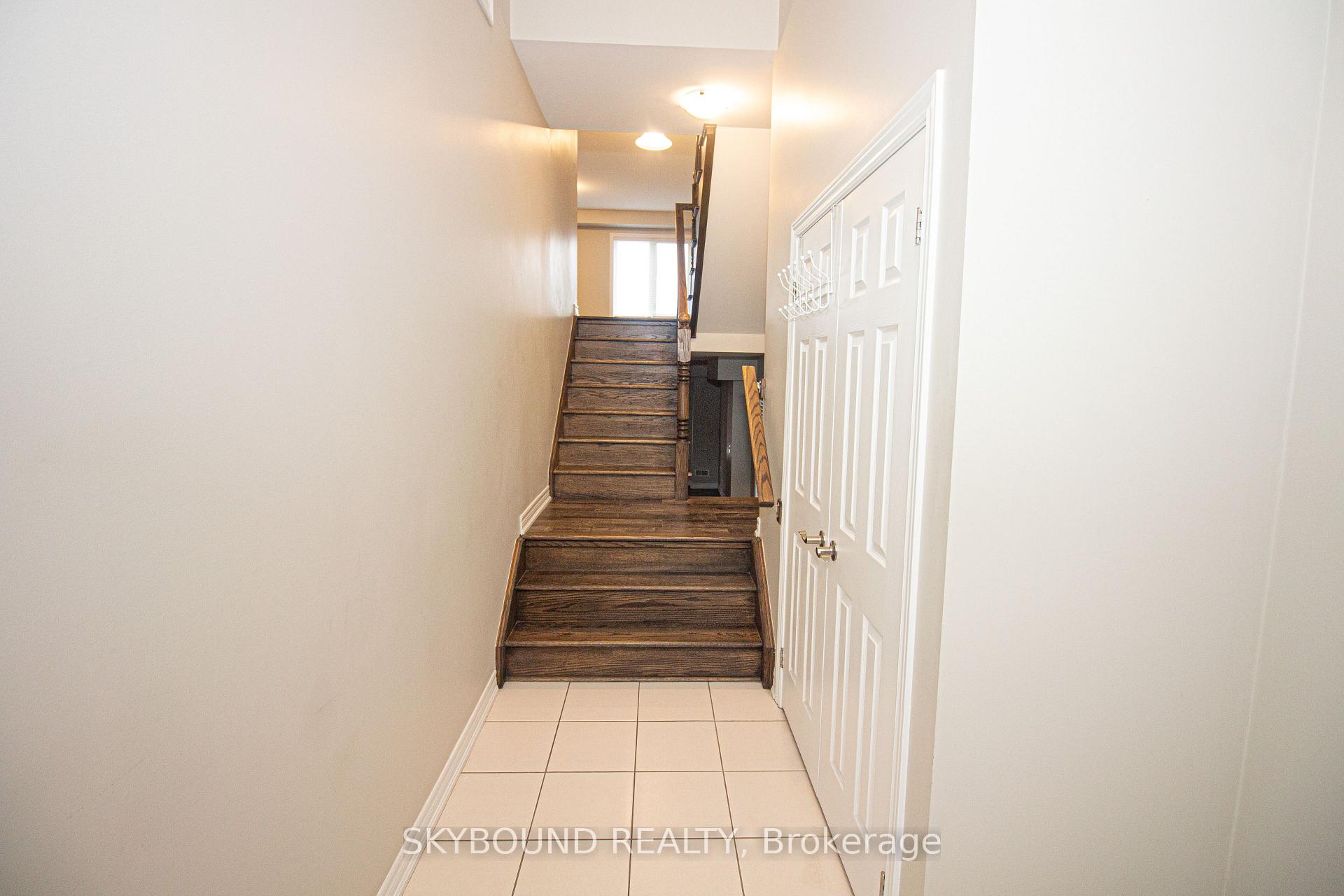 Photo 3 of Unit 8, 395 Linden Drive, Cambridge, Preston Heights — HOMEH