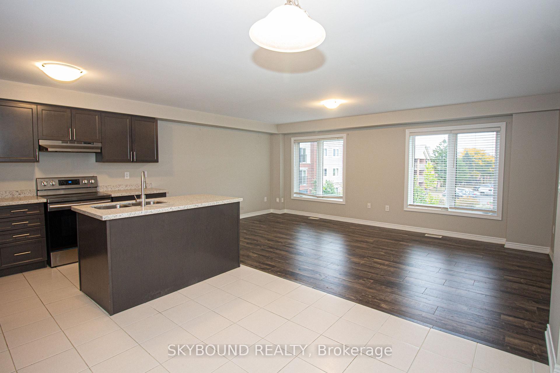 Photo 4 of Unit 8, 395 Linden Drive, Cambridge, Preston Heights — HOMEH