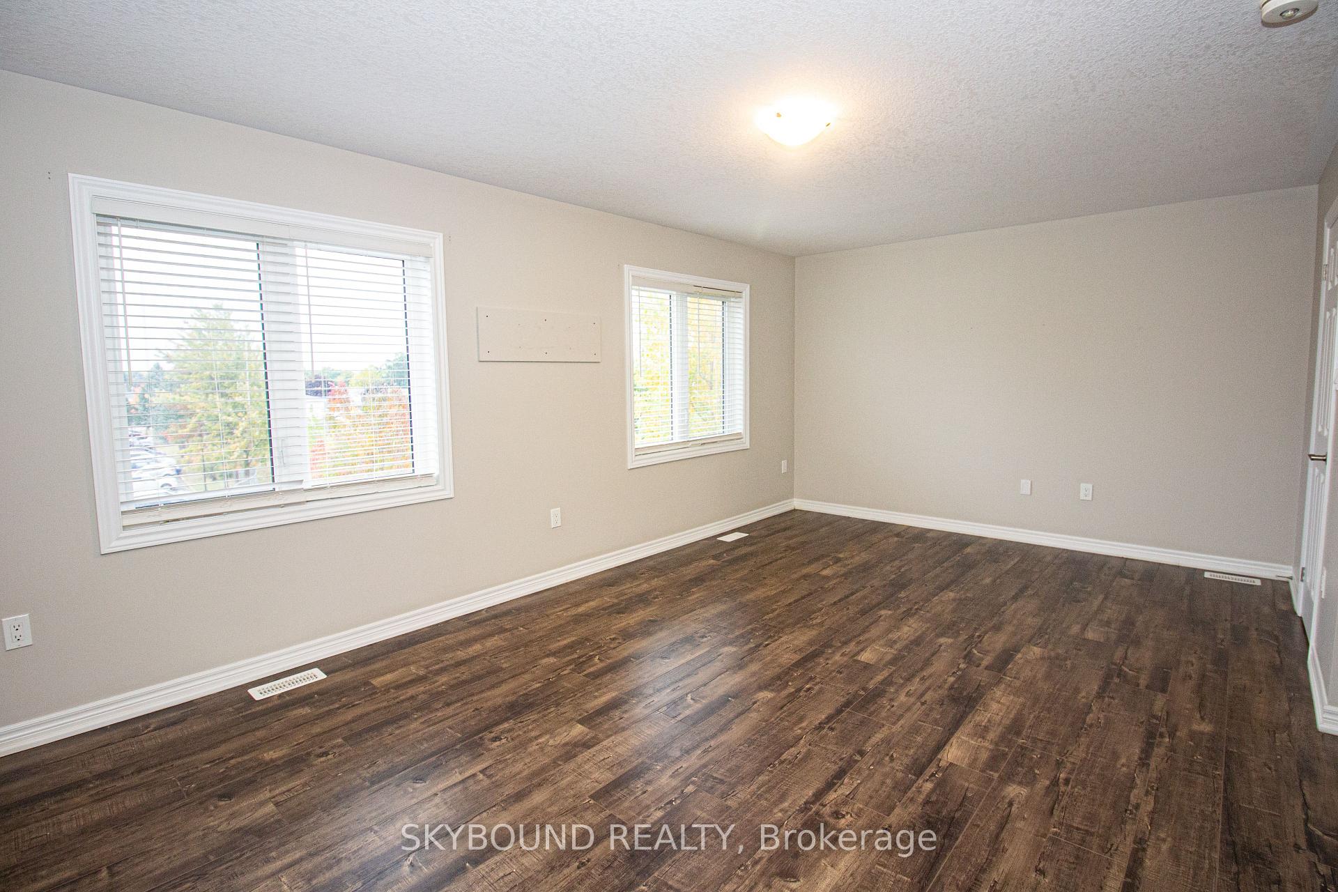 Photo 13 of Unit 8, 395 Linden Drive, Cambridge, Preston Heights — HOMEH