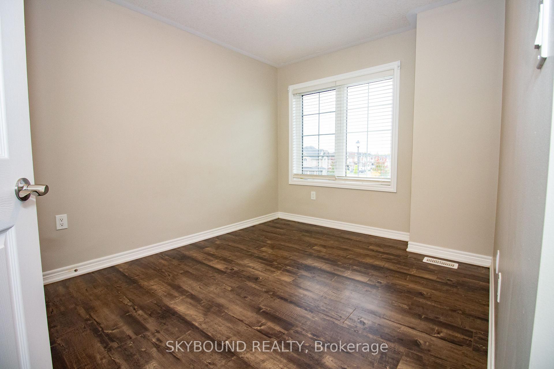 Photo 17 of Unit 8, 395 Linden Drive, Cambridge, Preston Heights — HOMEH