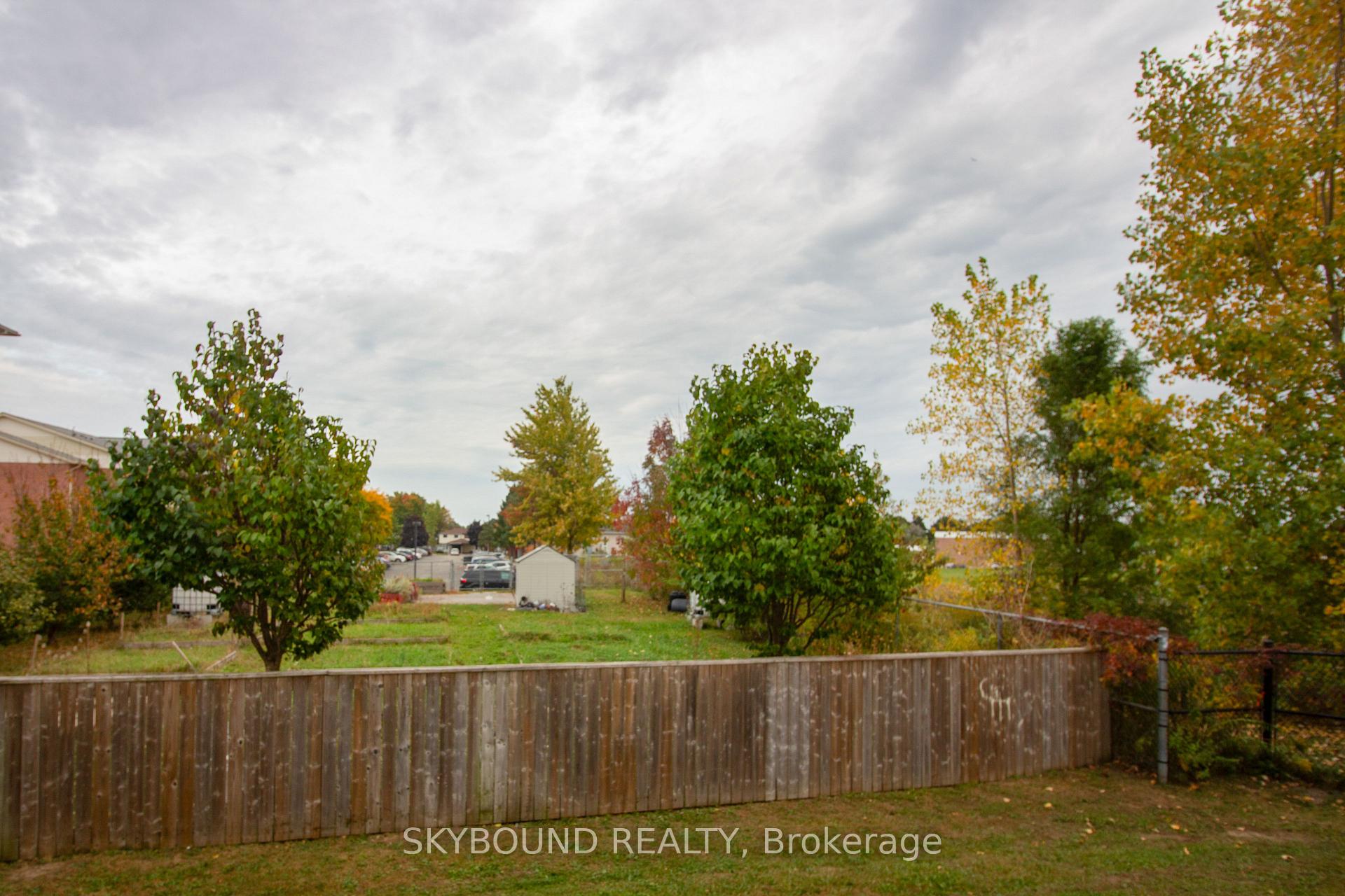 Photo 20 of Unit 8, 395 Linden Drive, Cambridge, Preston Heights — HOMEH