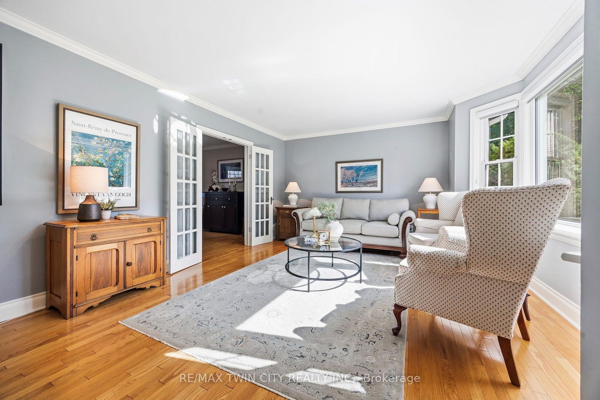 Photo 4 of 164 Sheldon Avenue N, Kitchener, King East — HOMEH