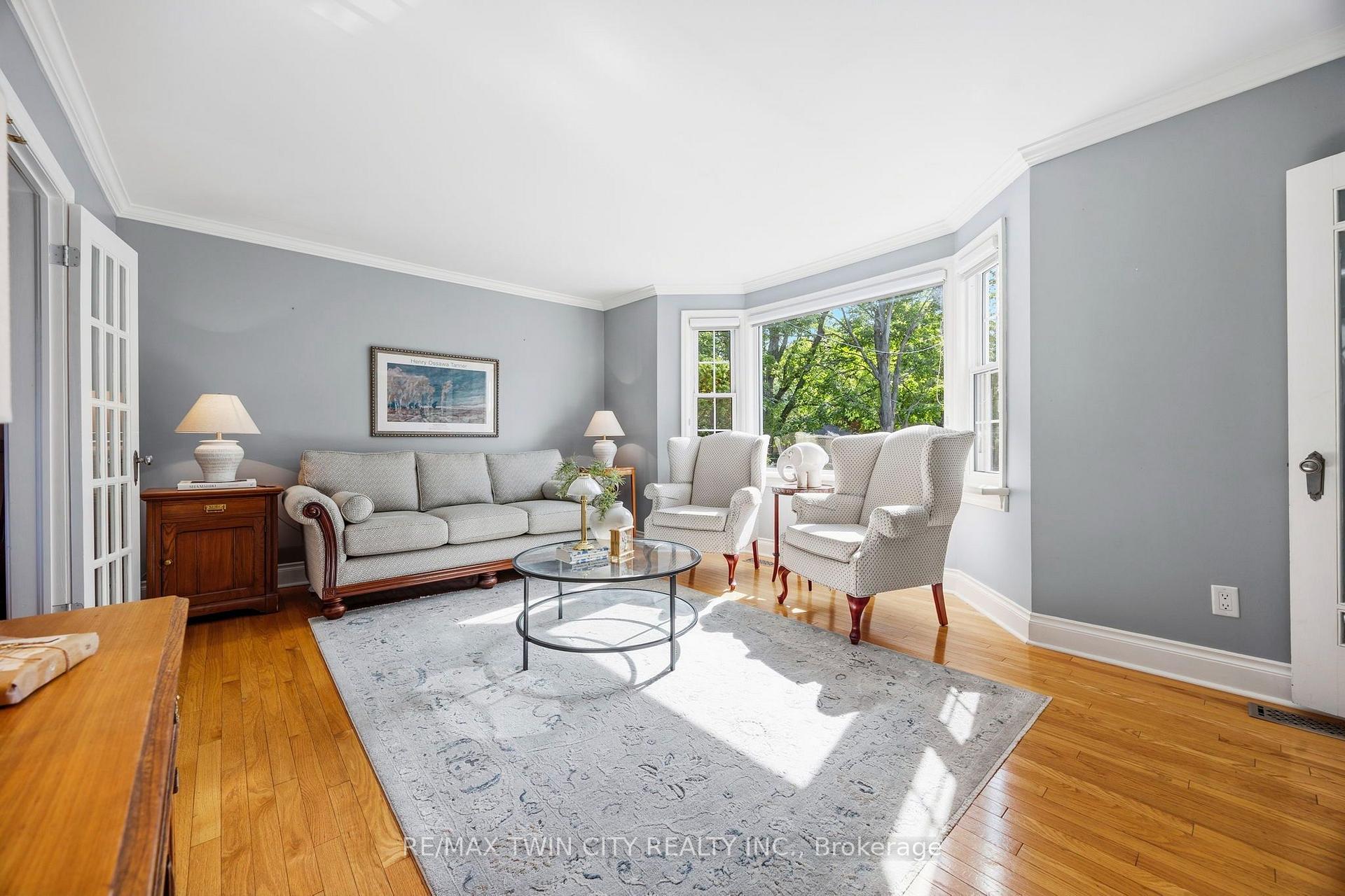 Photo 5 of 164 Sheldon Avenue N, Kitchener, King East — HOMEH