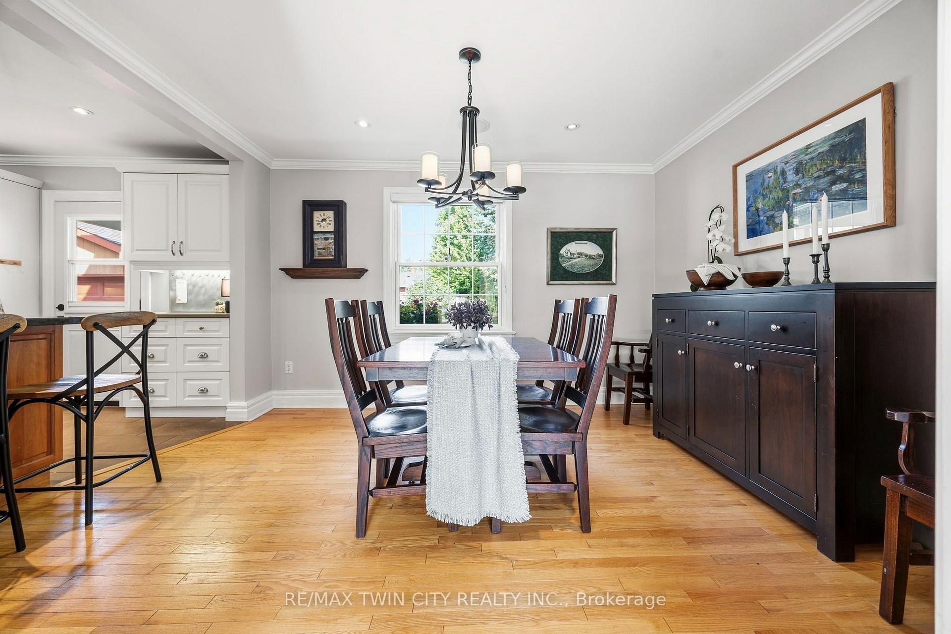 Photo 8 of 164 Sheldon Avenue N, Kitchener, King East — HOMEH