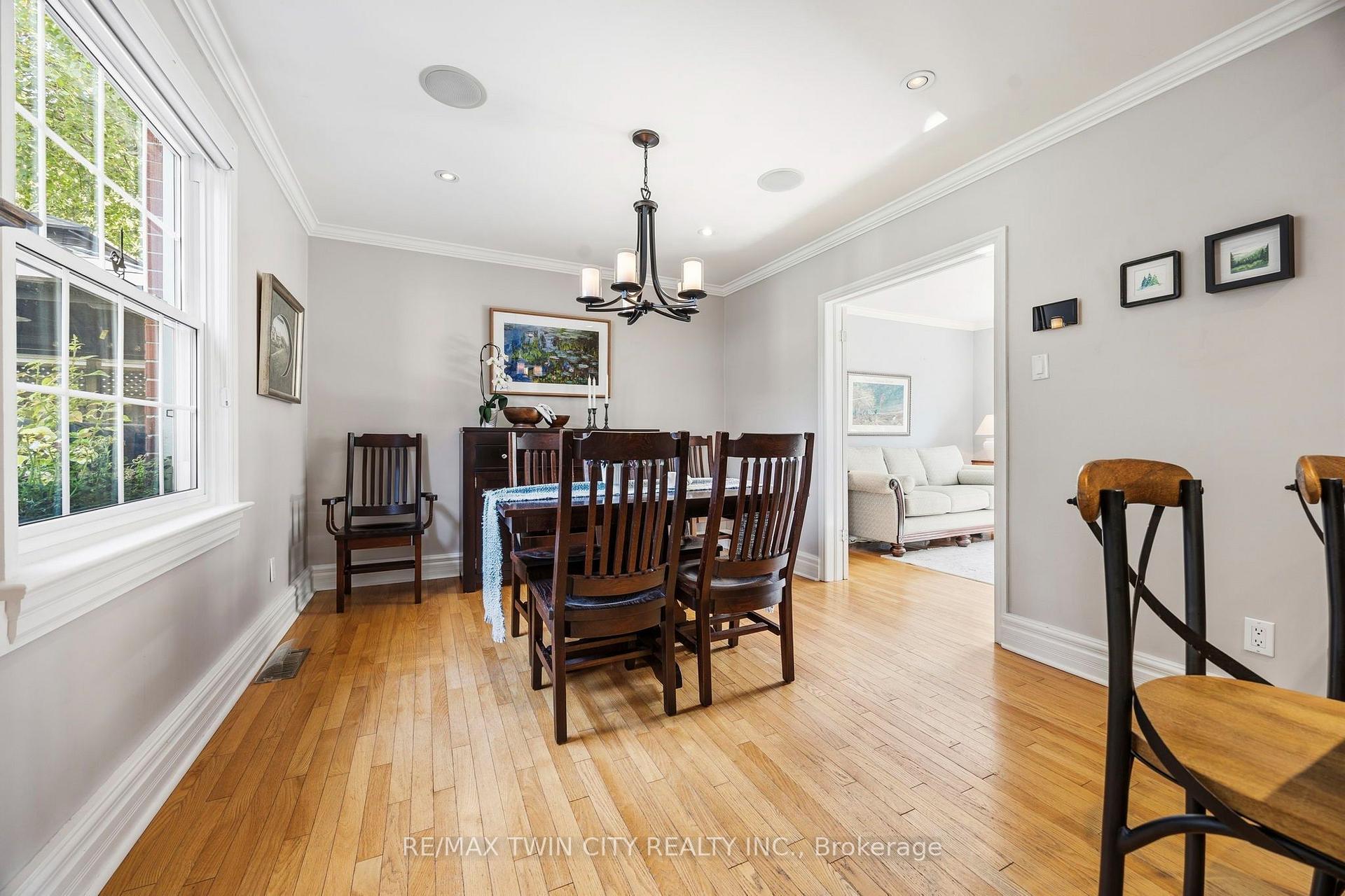 Photo 9 of 164 Sheldon Avenue N, Kitchener, King East — HOMEH