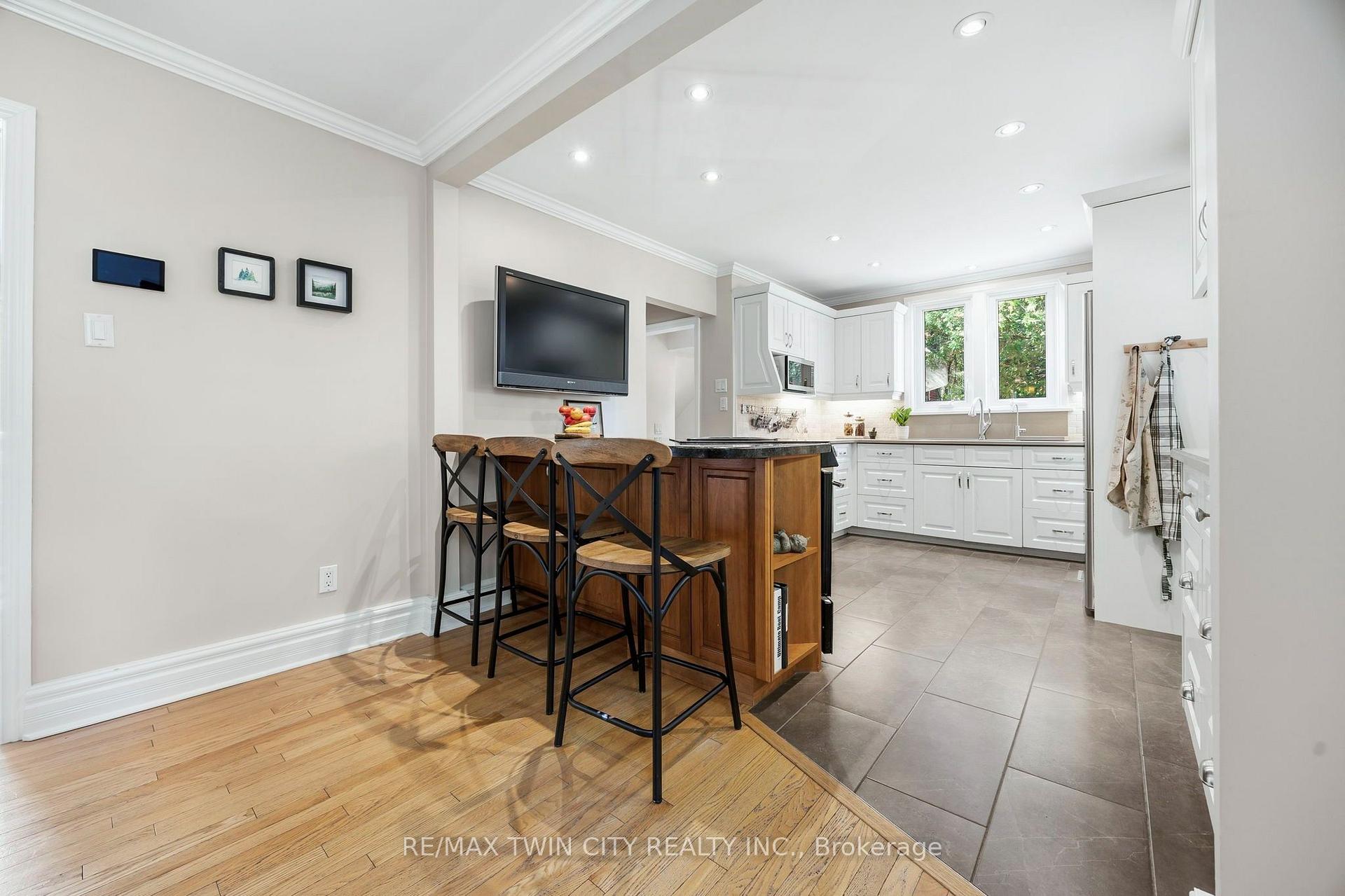 Photo 10 of 164 Sheldon Avenue N, Kitchener, King East — HOMEH