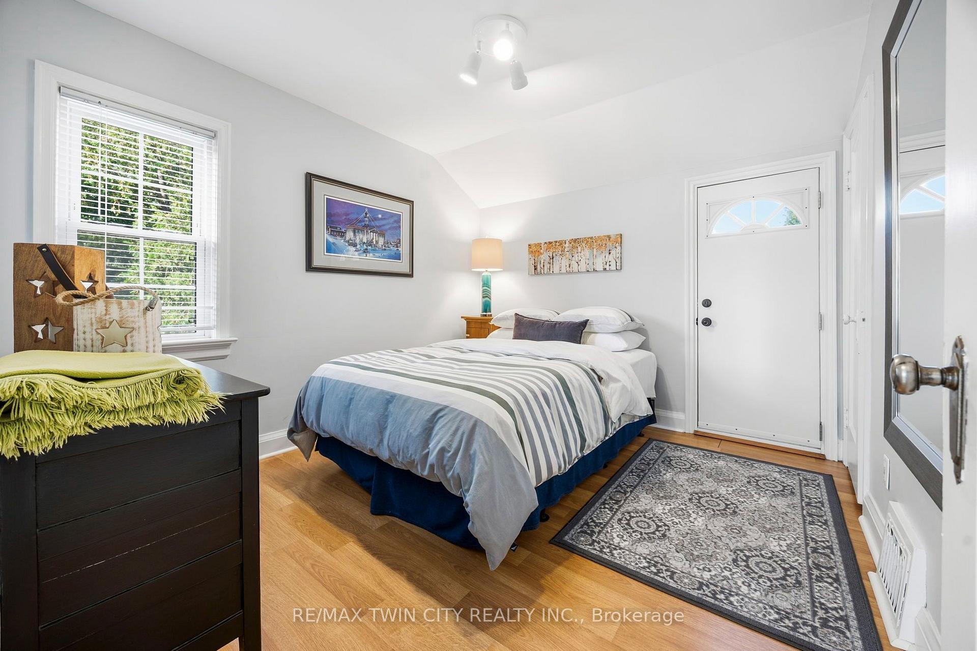 Photo 14 of 164 Sheldon Avenue N, Kitchener, King East — HOMEH