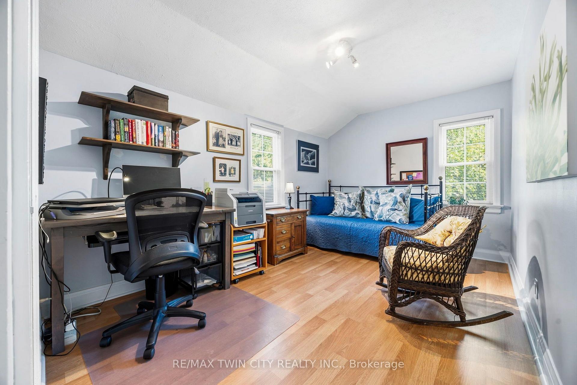 Photo 15 of 164 Sheldon Avenue N, Kitchener, King East — HOMEH