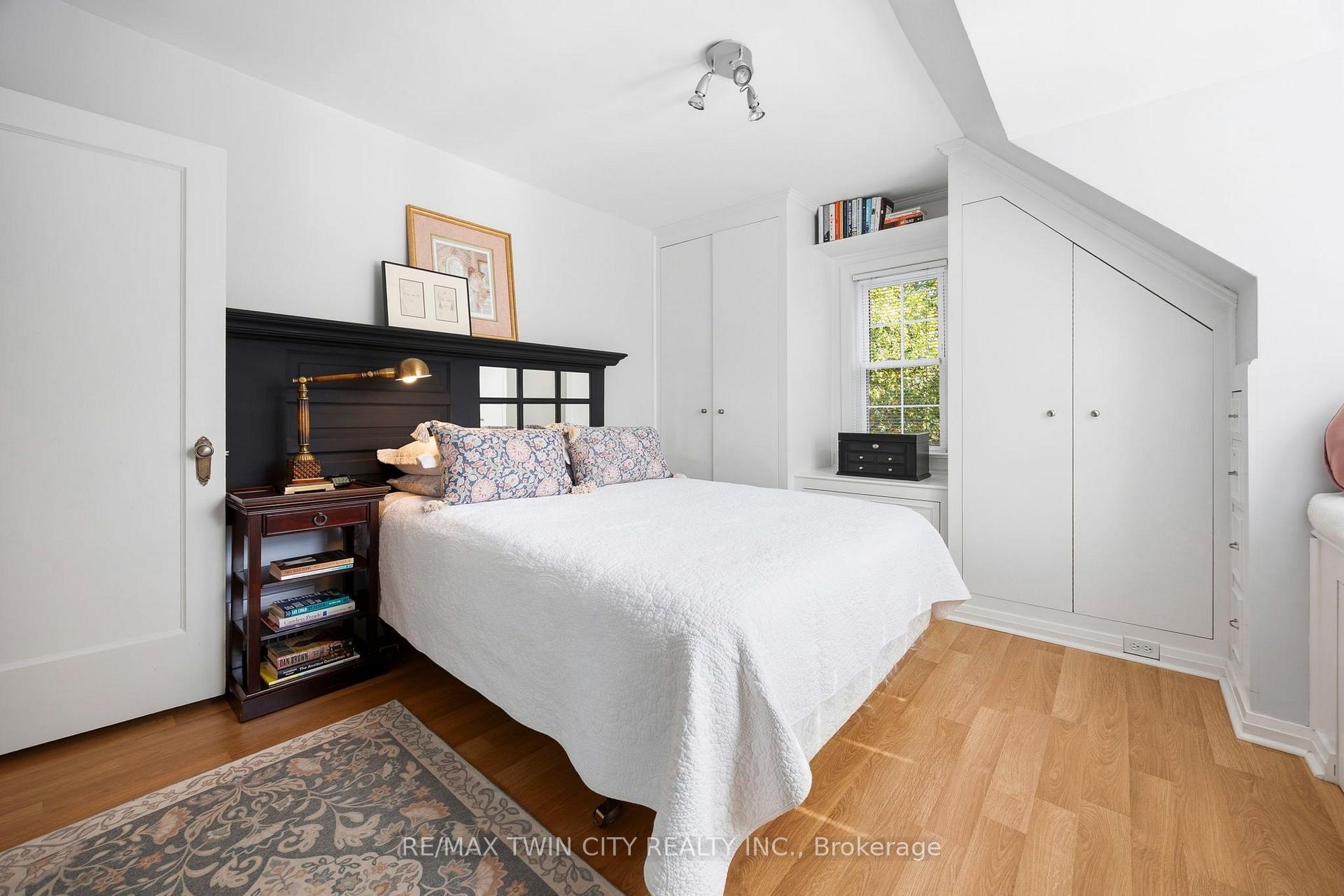 Photo 17 of 164 Sheldon Avenue N, Kitchener, King East — HOMEH