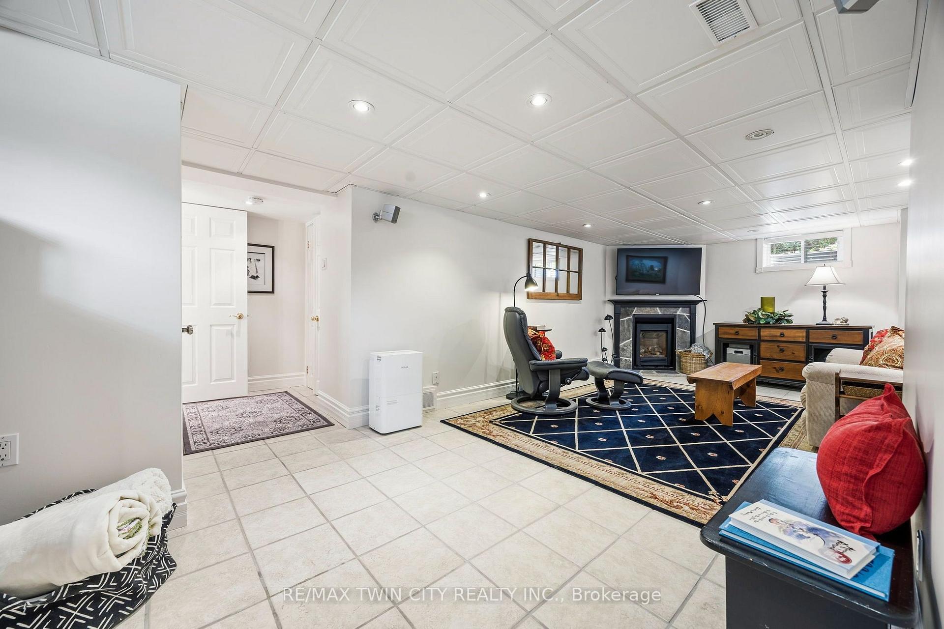 Photo 22 of 164 Sheldon Avenue N, Kitchener, King East — HOMEH