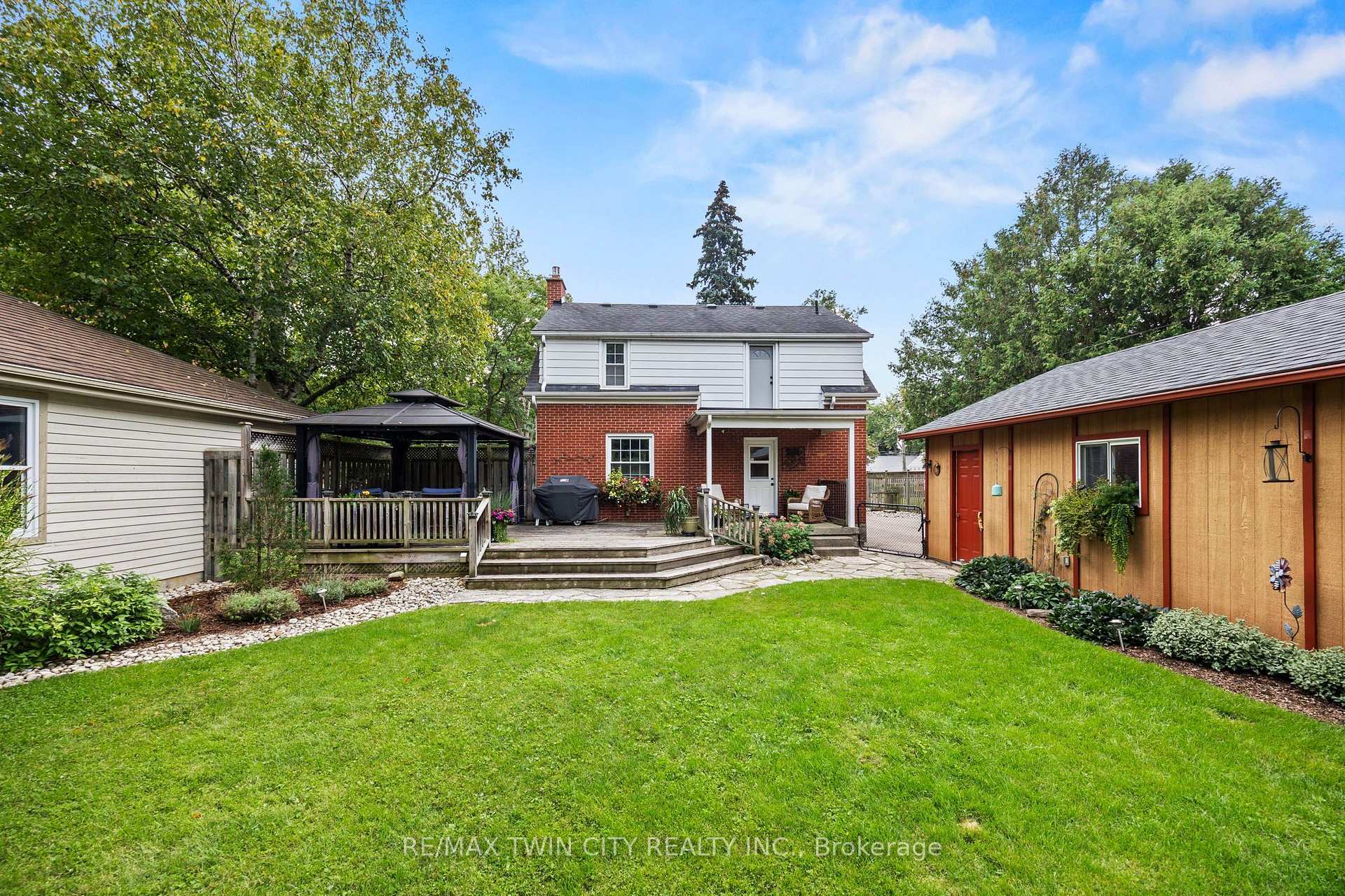 Photo 24 of 164 Sheldon Avenue N, Kitchener, King East — HOMEH