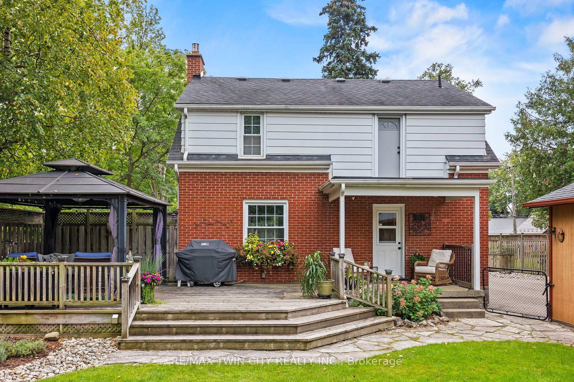 Photo 25 of 164 Sheldon Avenue N, Kitchener, King East — HOMEH