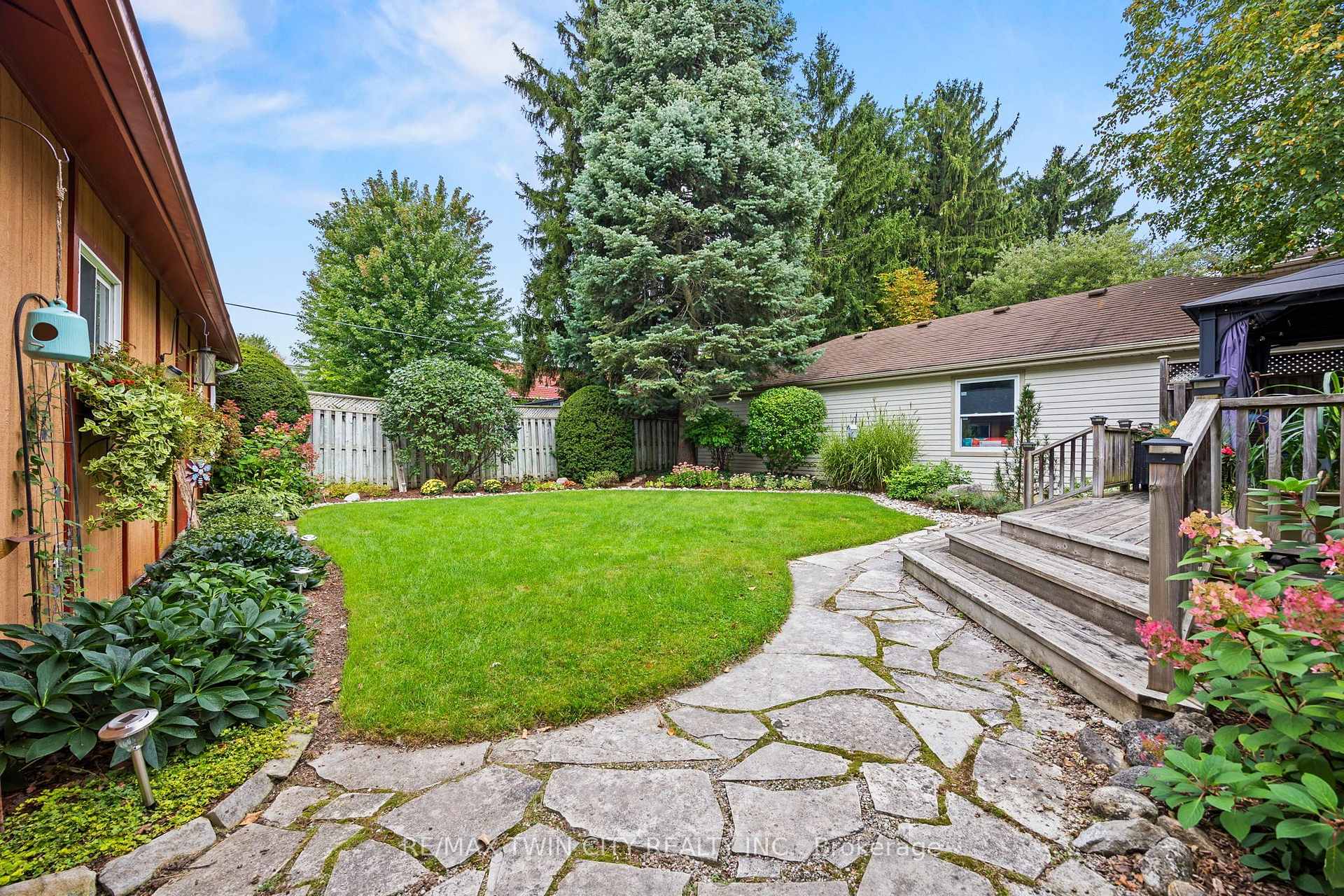 Photo 26 of 164 Sheldon Avenue N, Kitchener, King East — HOMEH