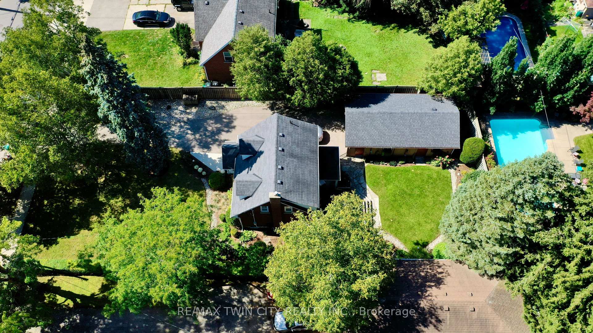 Photo 33 of 164 Sheldon Avenue N, Kitchener, King East — HOMEH
