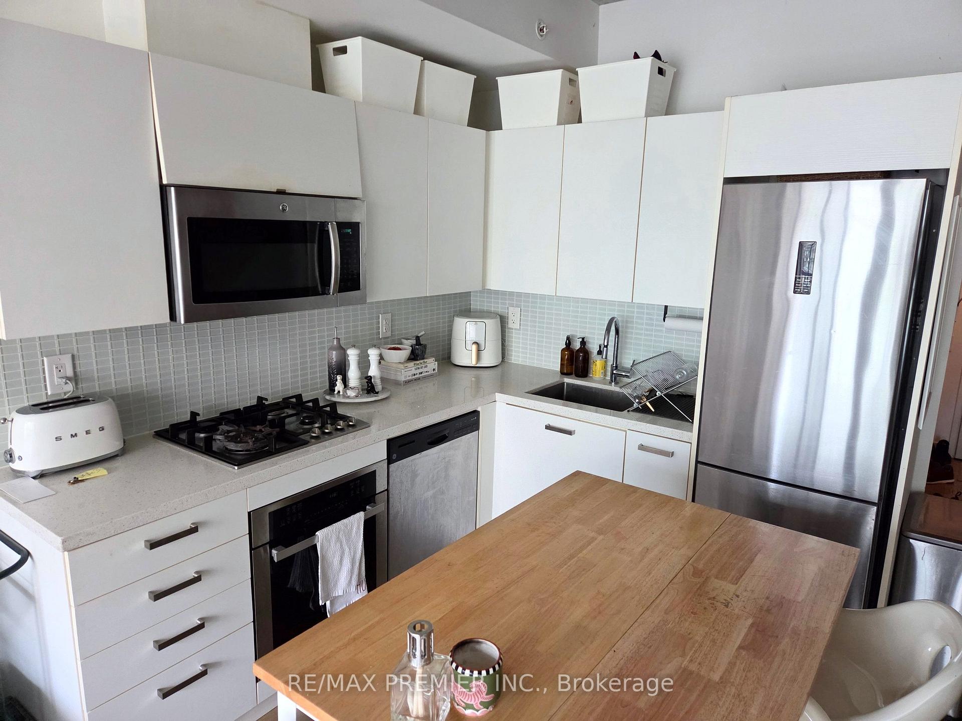 Photo 2 of Unit 403, 39 Brant Street, Toronto, Waterfront Communities — HOMEH