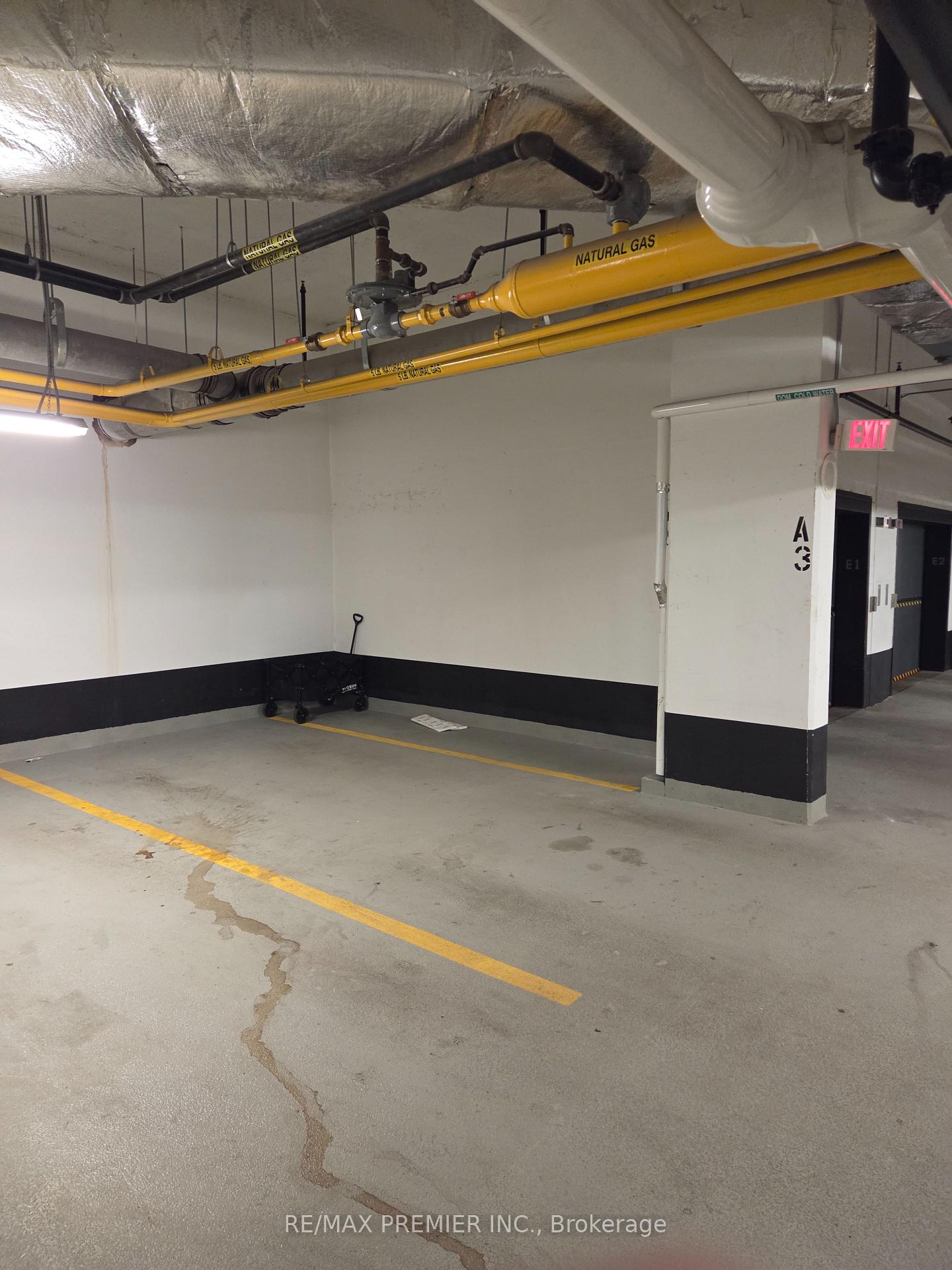 Photo 8 of Unit 403, 39 Brant Street, Toronto, Waterfront Communities — HOMEH