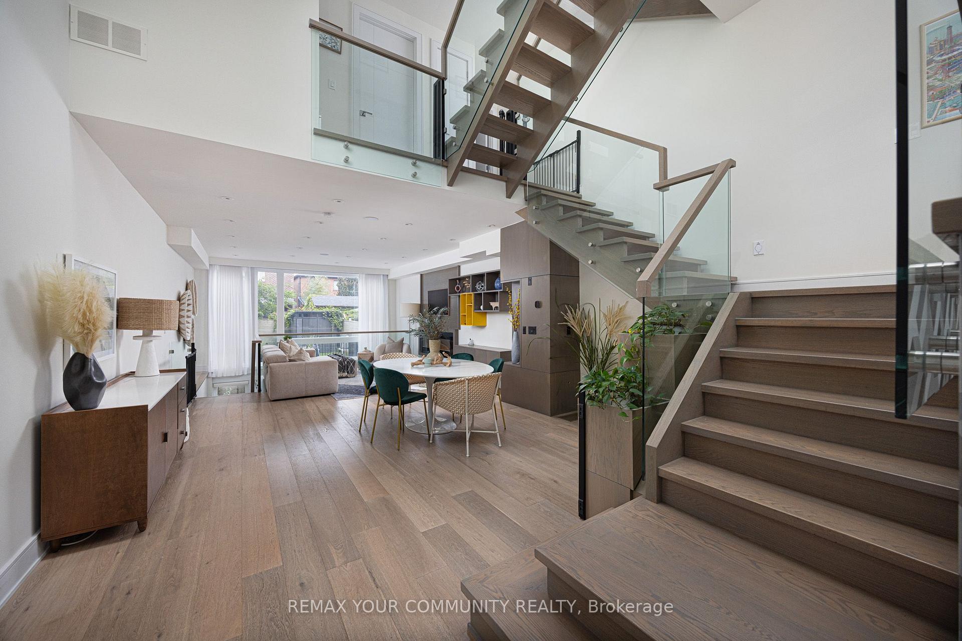Photo 2 of 164 Aldwych Avenue, Toronto, Danforth Village-East York — HOMEH