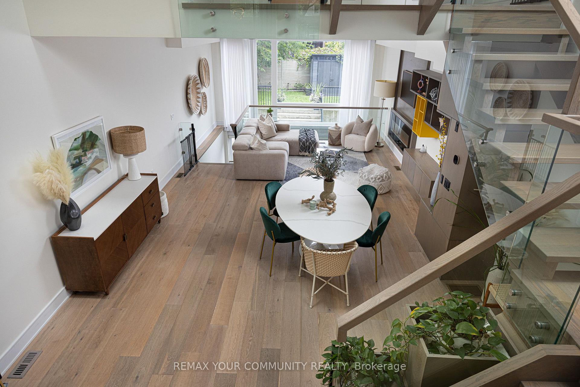 Photo 3 of 164 Aldwych Avenue, Toronto, Danforth Village-East York — HOMEH