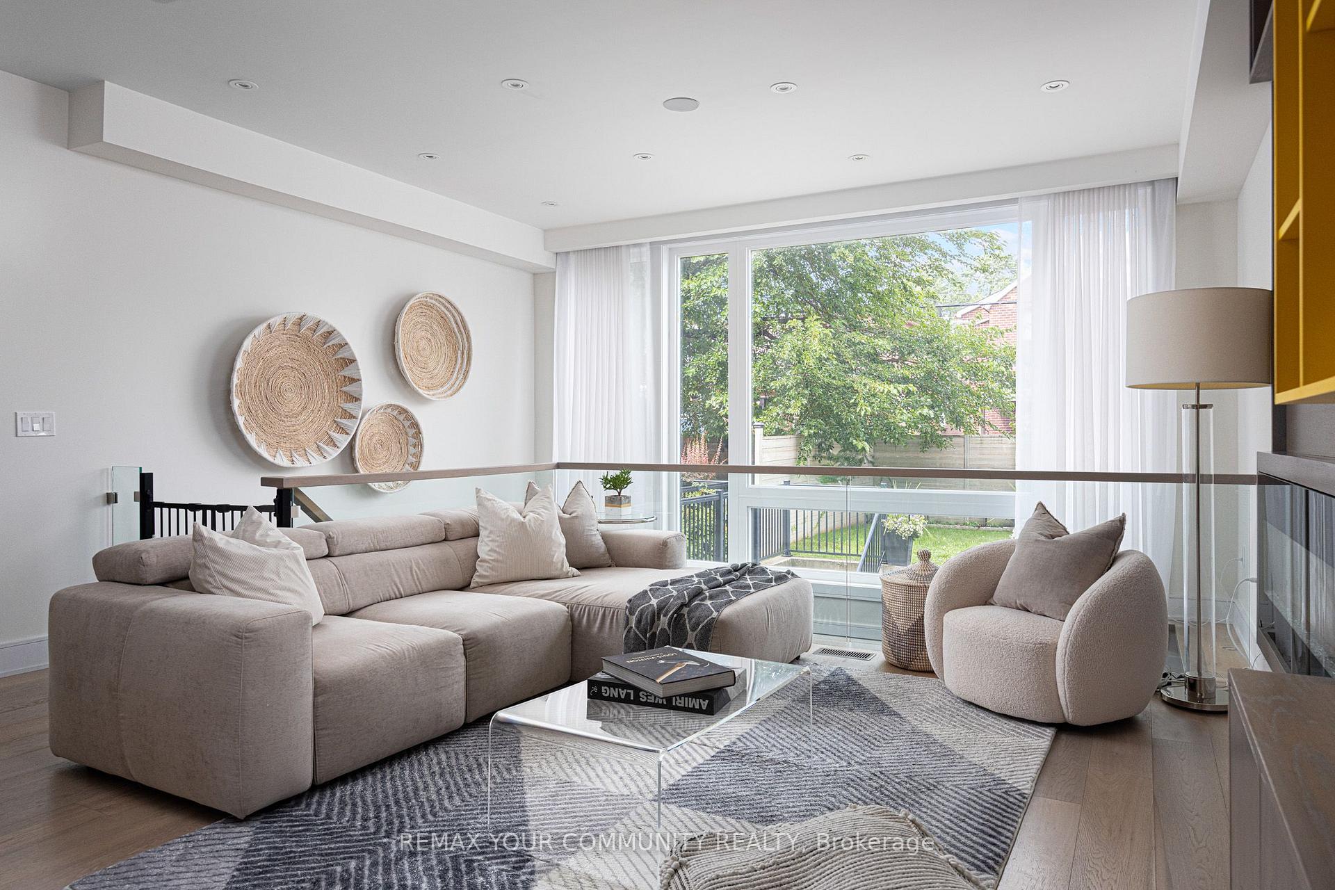 Photo 6 of 164 Aldwych Avenue, Toronto, Danforth Village-East York — HOMEH