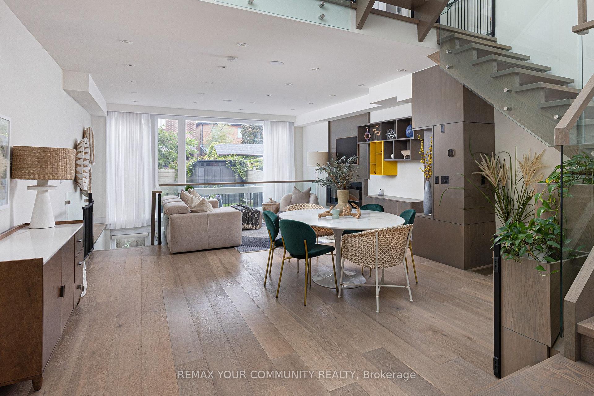 Photo 7 of 164 Aldwych Avenue, Toronto, Danforth Village-East York — HOMEH