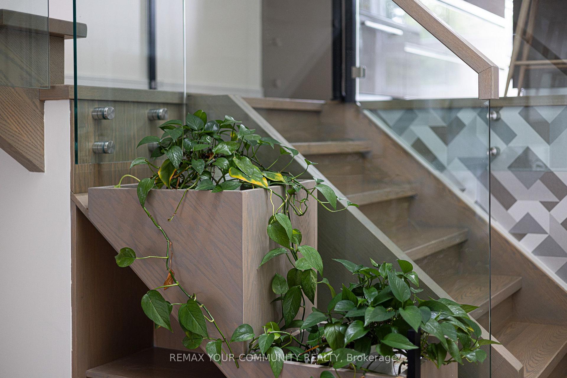 Photo 16 of 164 Aldwych Avenue, Toronto, Danforth Village-East York — HOMEH