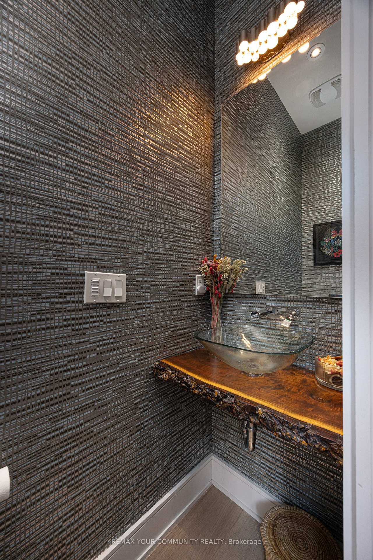 Photo 22 of 164 Aldwych Avenue, Toronto, Danforth Village-East York — HOMEH