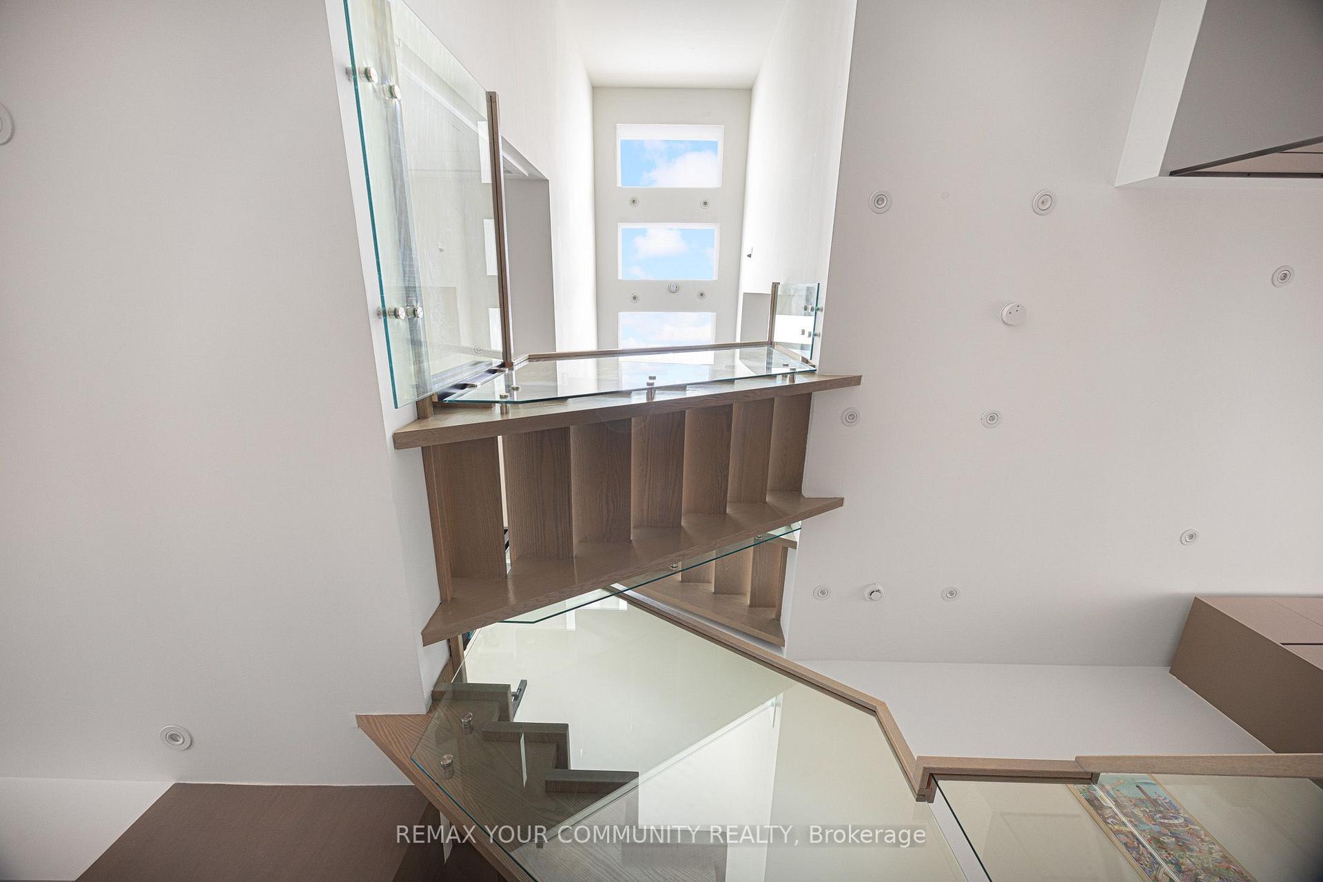 Photo 23 of 164 Aldwych Avenue, Toronto, Danforth Village-East York — HOMEH